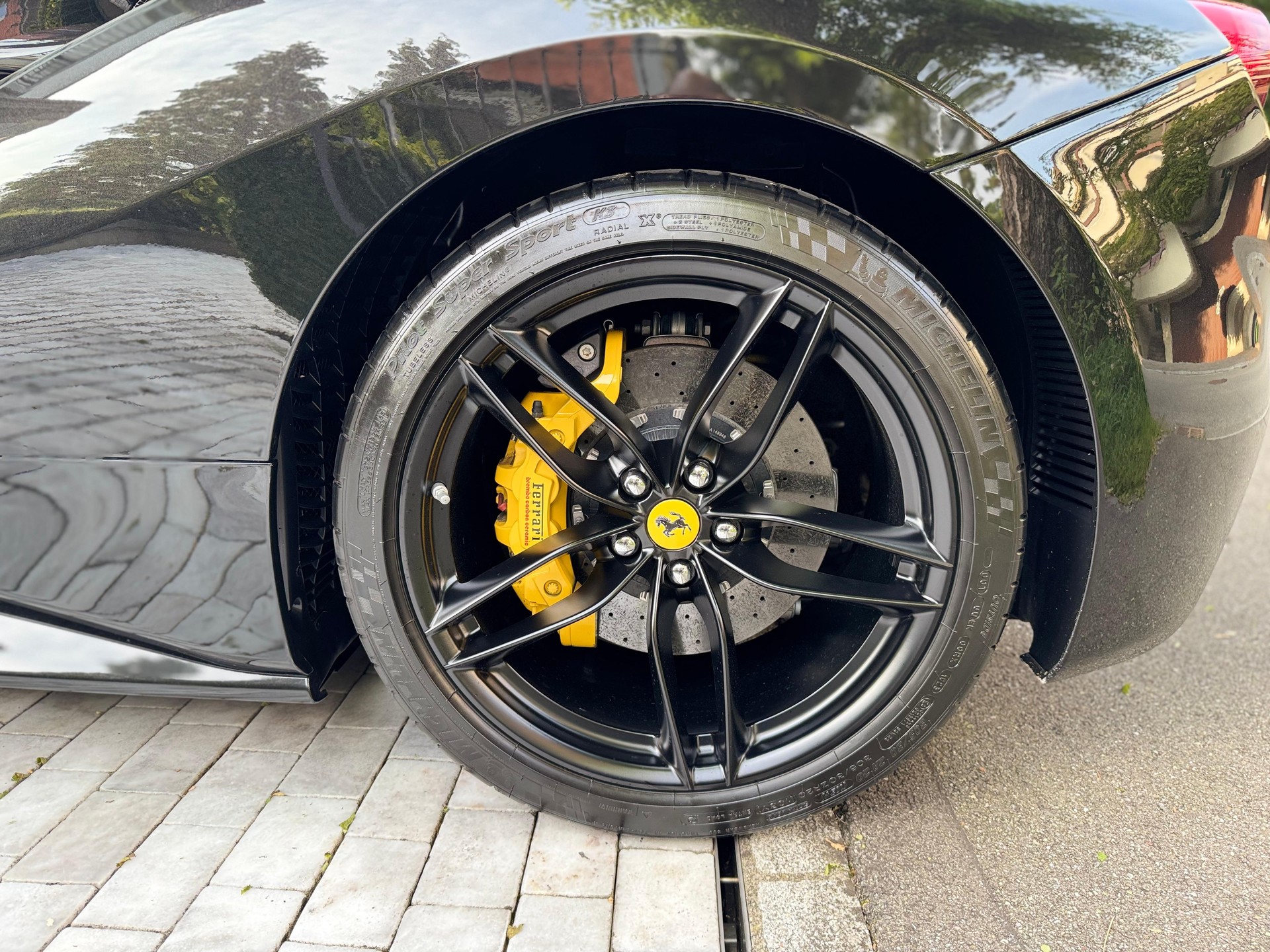 FERRARI 488 Spider 3.9 V8-image-27