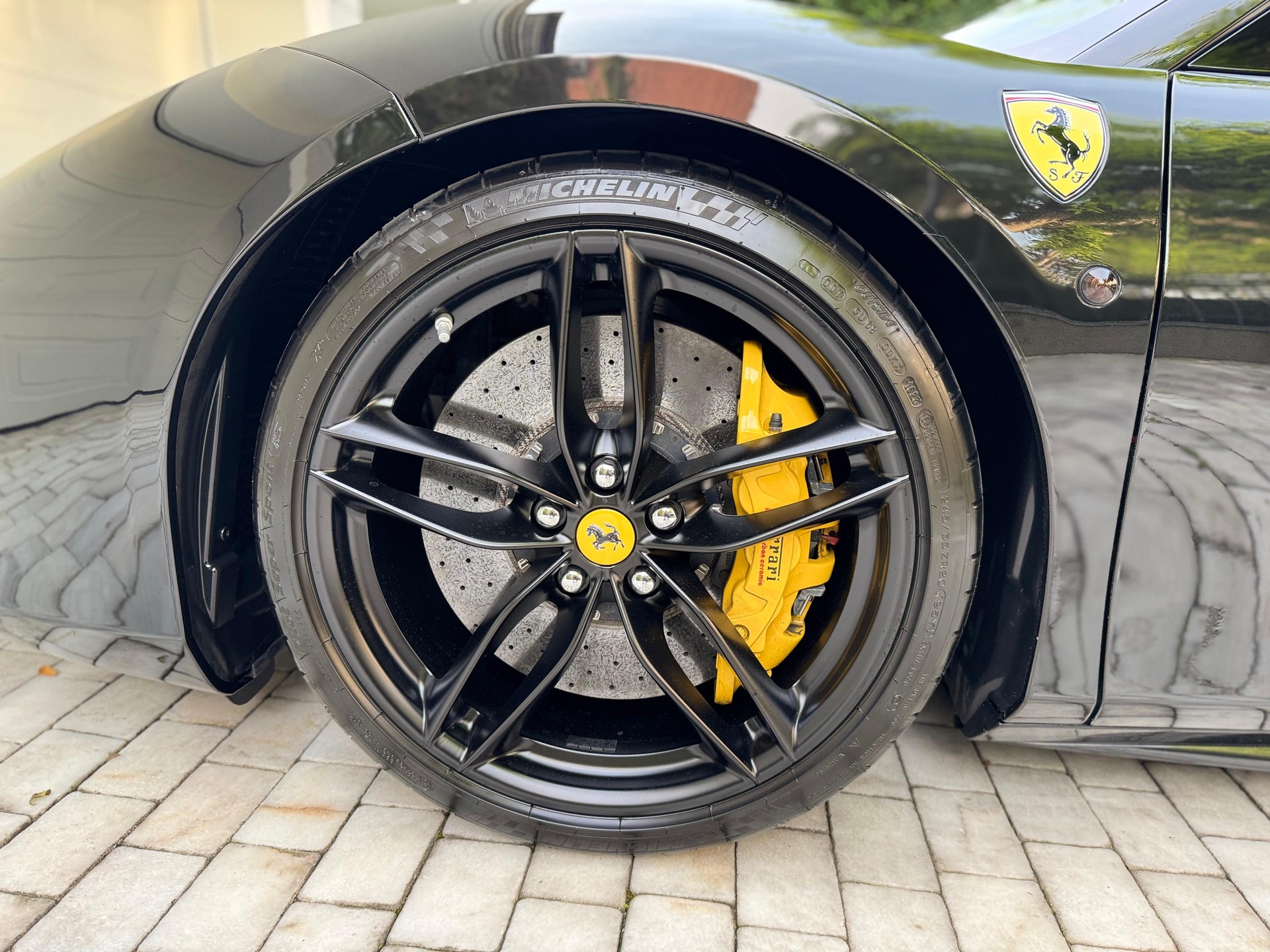 FERRARI 488 Spider 3.9 V8-image-26
