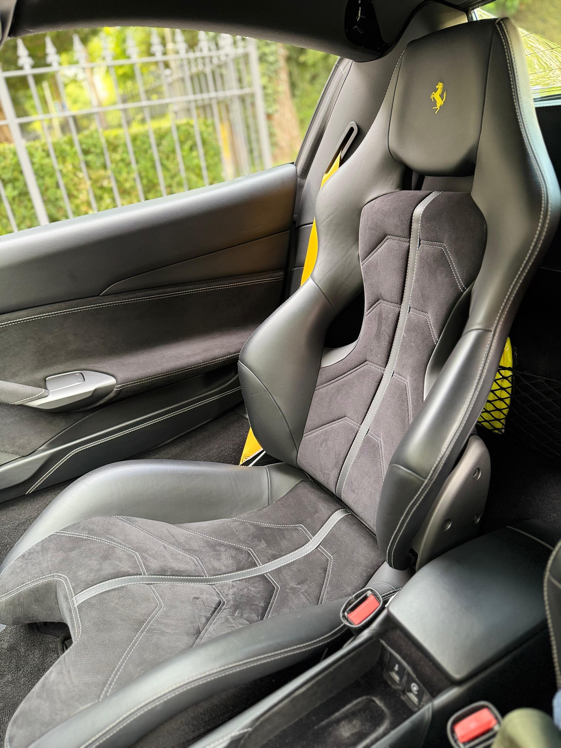 FERRARI 488 Spider 3.9 V8-image-17