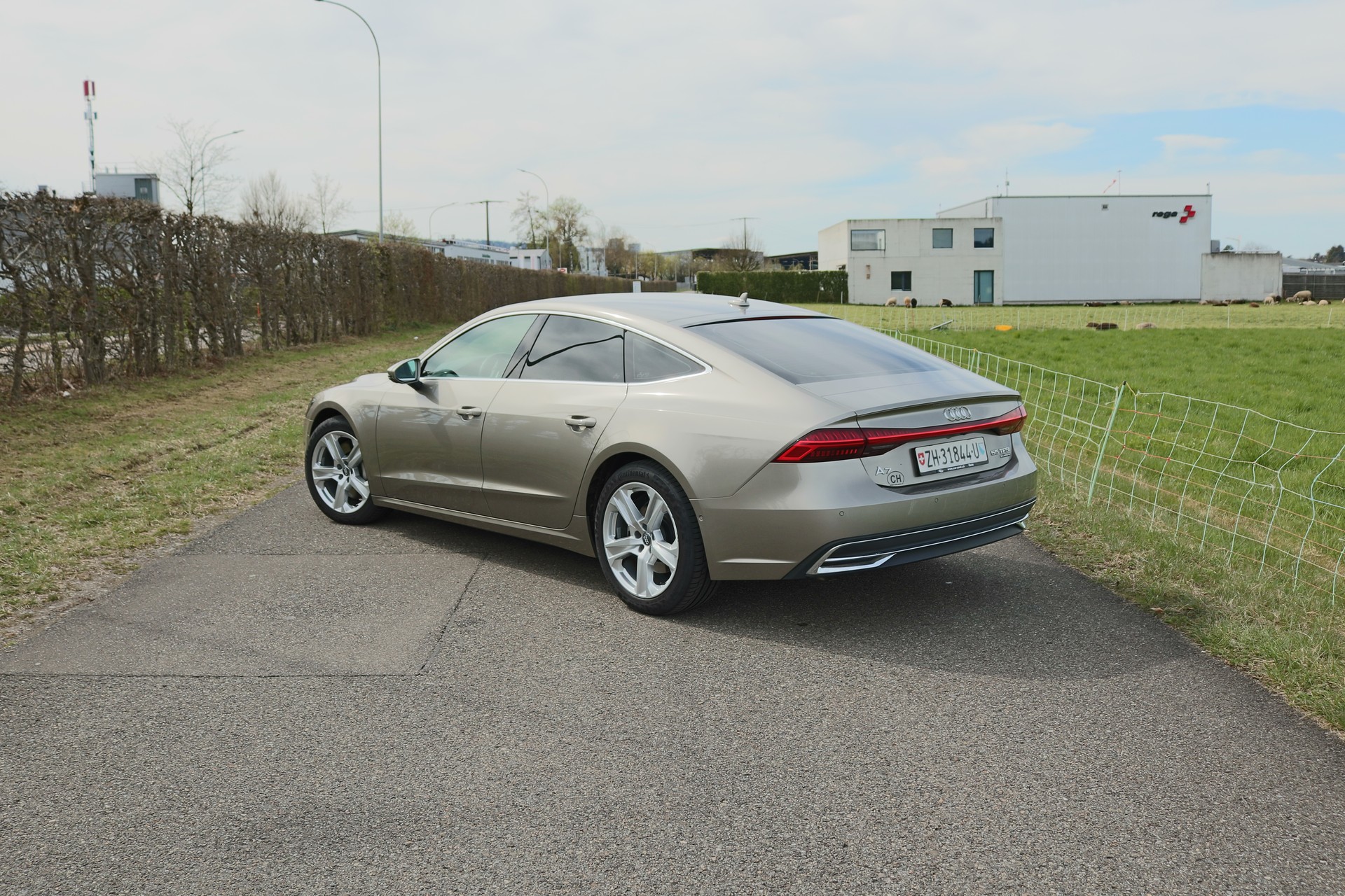 AUDI A7 Sportback 55 TFSI quattro S-tronic-image-3