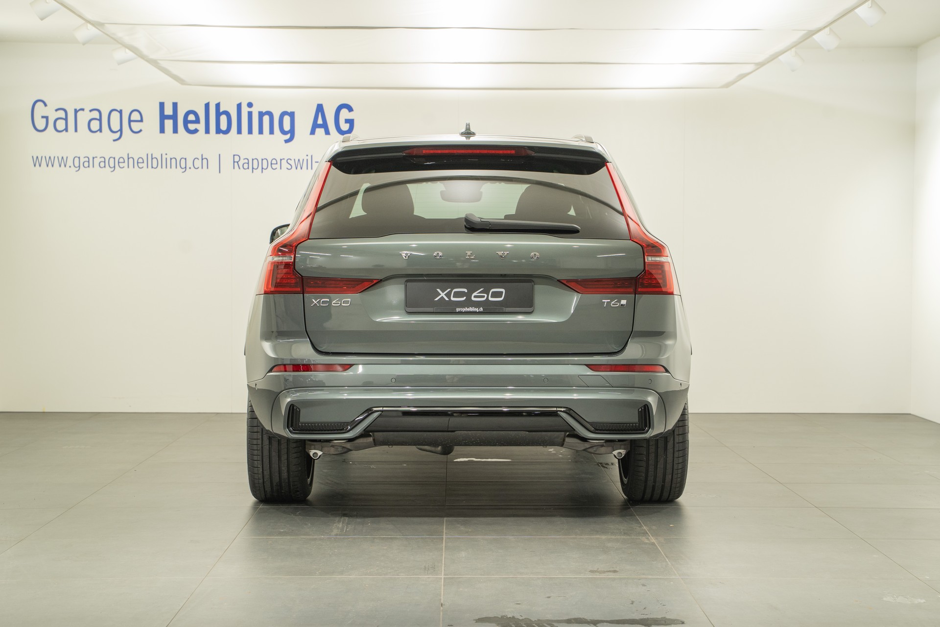 VOLVO XC60 2.0 T6 TE Ultra Dark eAWD-showroom-element-3