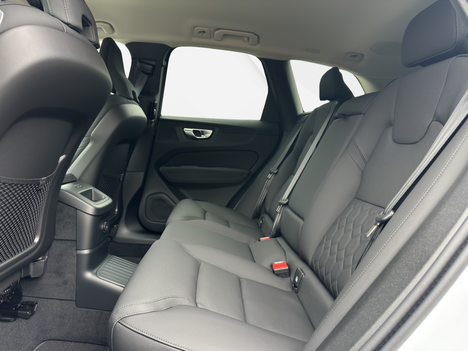 VOLVO XC60 2.0 T6 TE Plus Bright eAWD-image-13