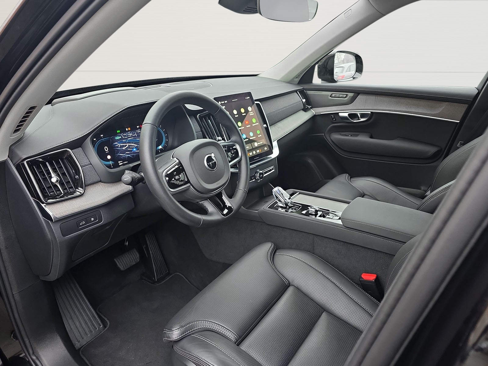VOLVO XC90 2.0 T8 TE Plus Dark eAWD-image-6