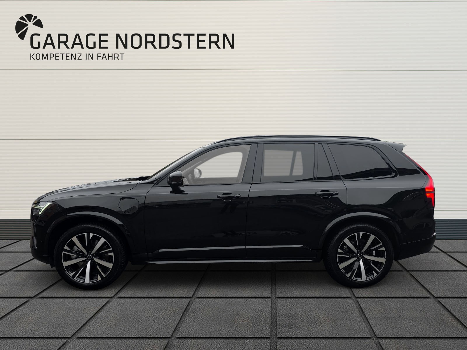 VOLVO XC90 2.0 T8 TE Plus Dark eAWD-showroom-element-1