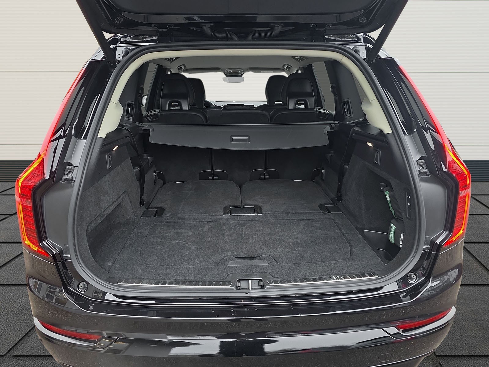 VOLVO XC90 2.0 T8 TE Plus Dark eAWD-image-15