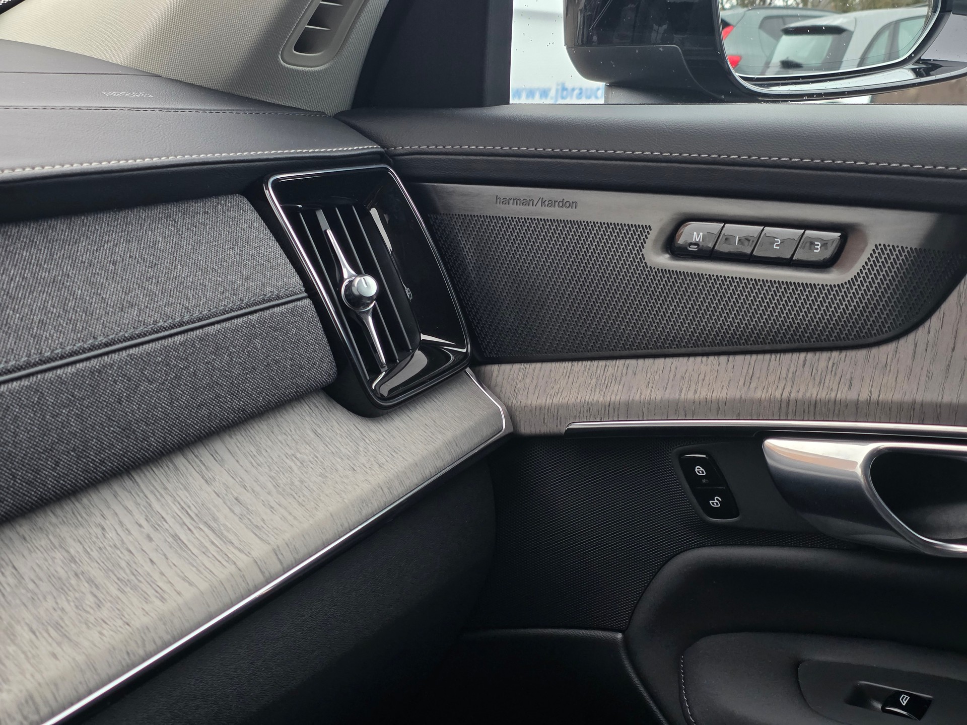 VOLVO XC90 2.0 T8 TE Plus Dark eAWD-image-13