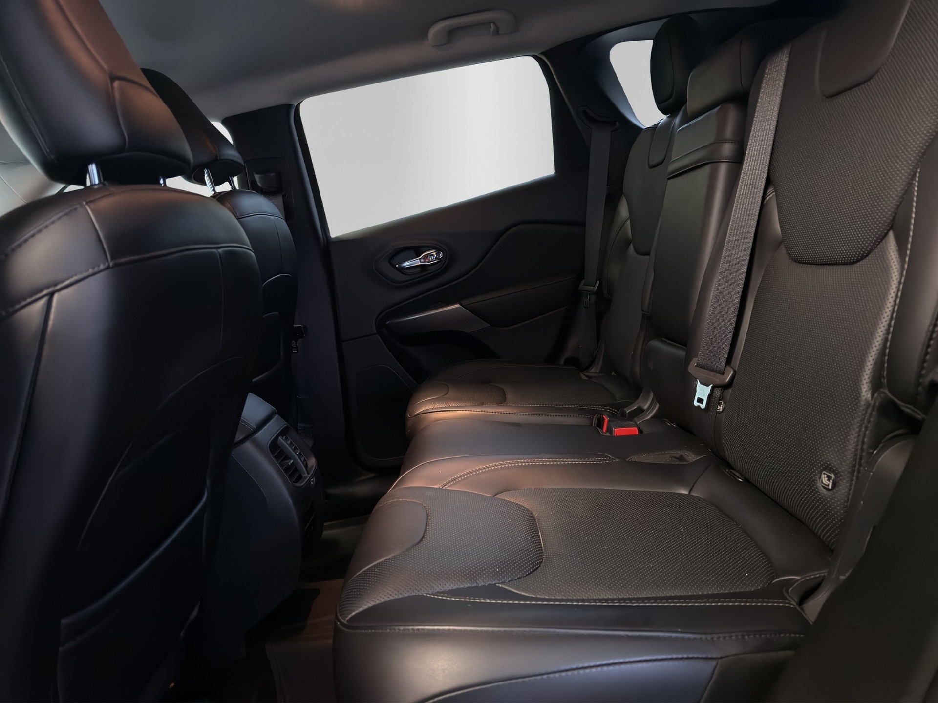 JEEP Cherokee 2.2MJ Limited AWD Drive I 9ATX-image-14