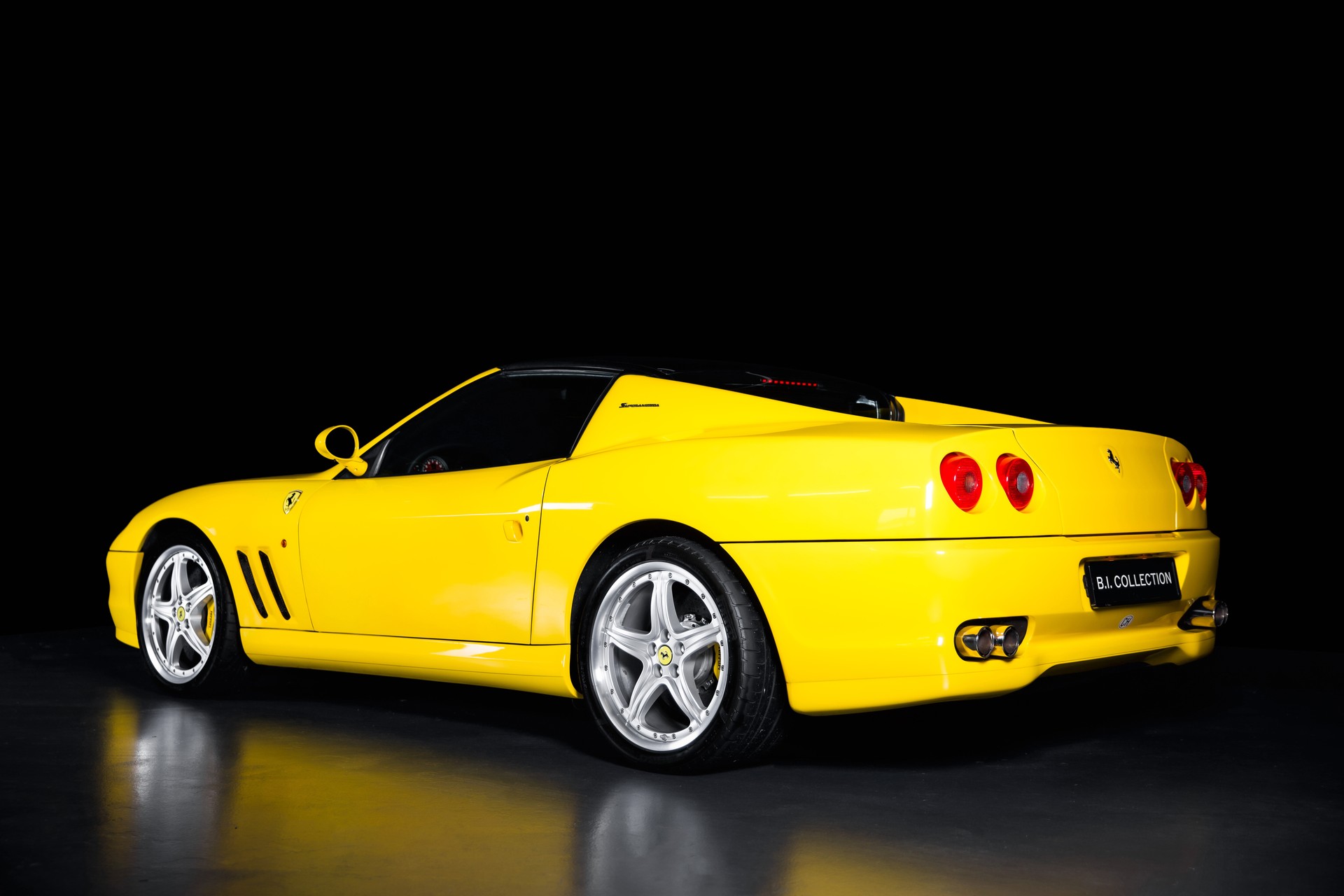 FERRARI 575 Superamerica-showroom-element-3