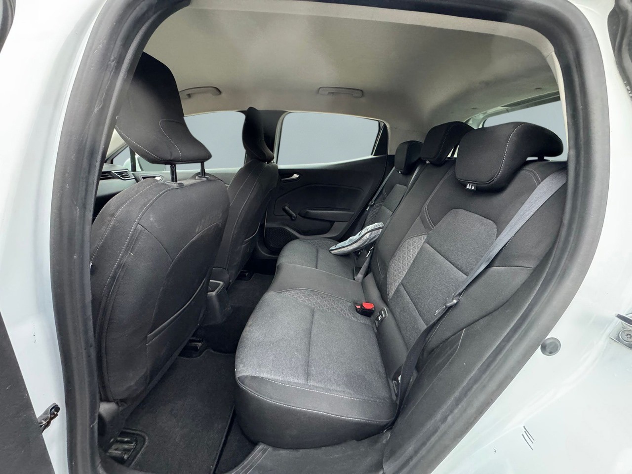 RENAULT Clio 1.0 Zen CVT-image-14