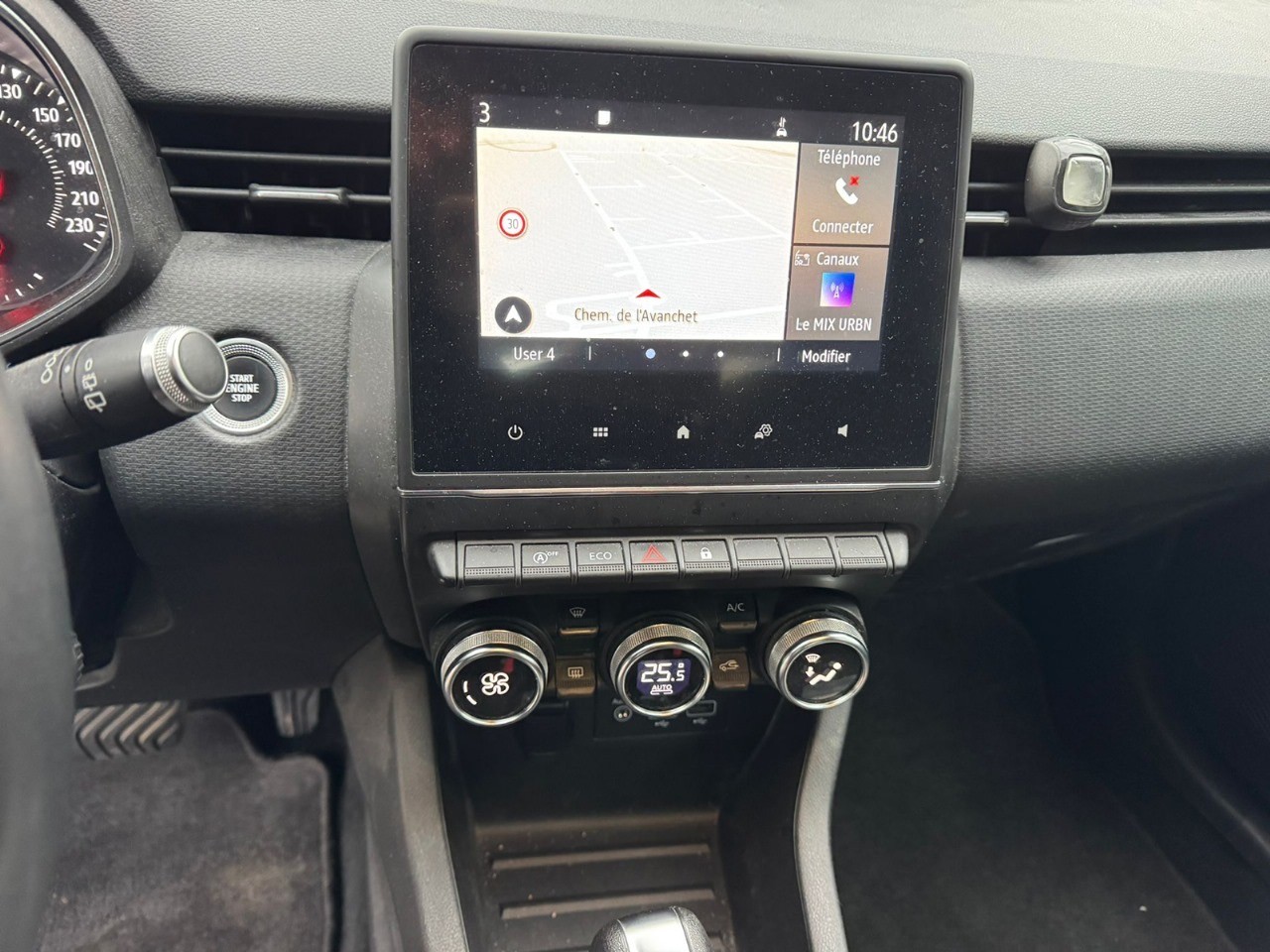 RENAULT Clio 1.0 Zen CVT-image-10