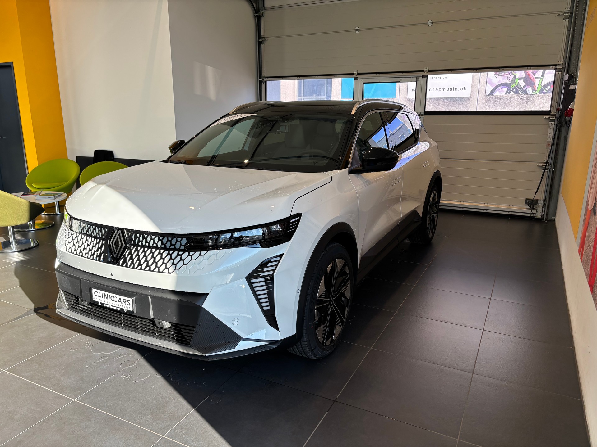 RENAULT Scénic E-Tech Long Range Techno-showroom-element-2