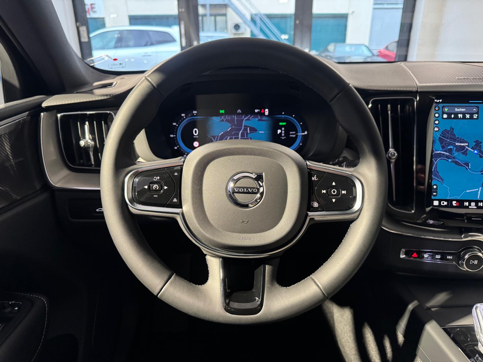 VOLVO XC60 T6 eAWD Ultimate Dark-image-7