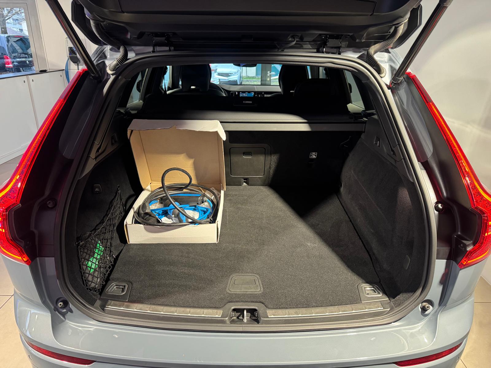 VOLVO XC60 T6 eAWD Ultimate Dark-image-4