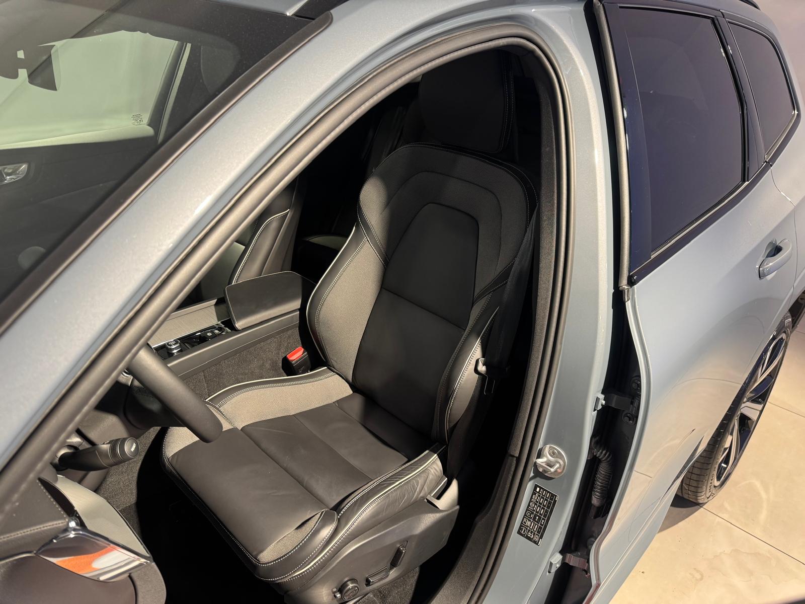 VOLVO XC60 T6 eAWD Ultimate Dark-image-5