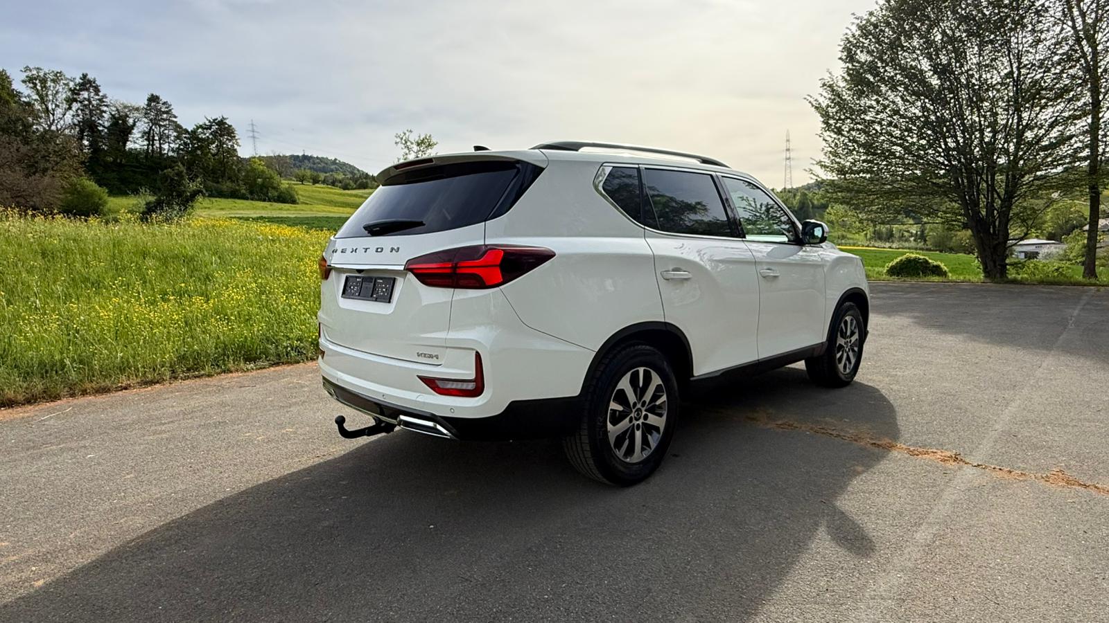 KGM-SsangYong Rexton 2.2 CRDi 7 Pl. Titanium 4WD AT-image-3