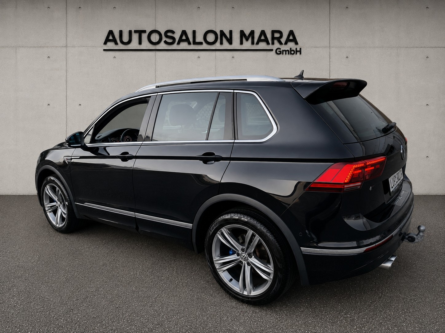 VW Tiguan 2.0TSI Highline 4Motion DSG R-line-image-3