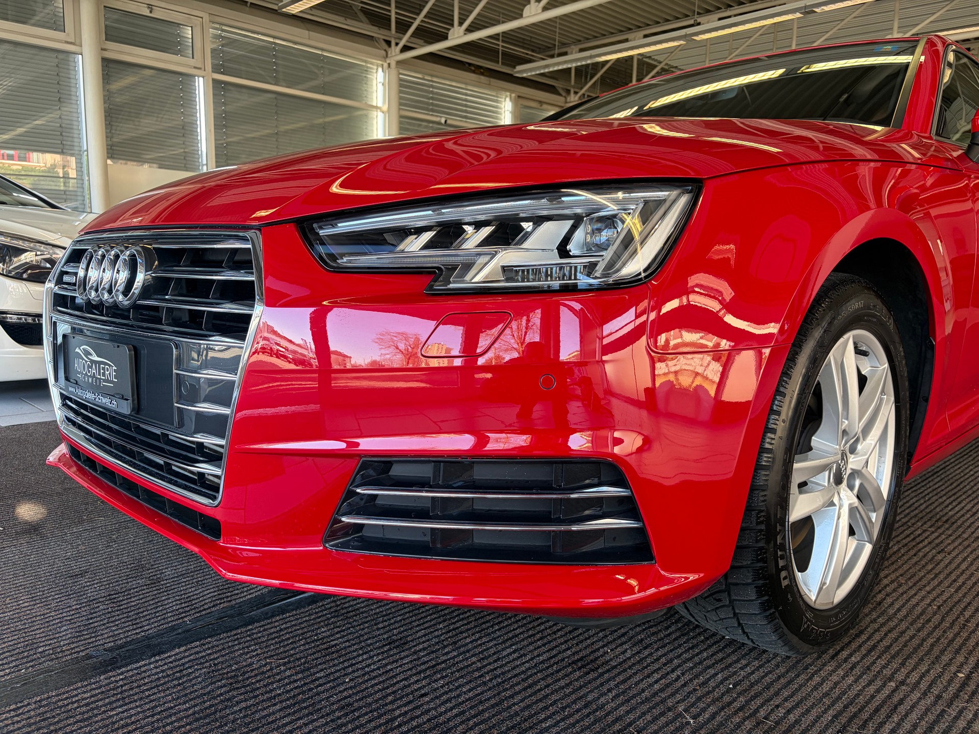 AUDI A4 Limousine 2.0 TFSI Design quattro S-tronic | AHK | Matrix LED | MMI Navigation | 18" & 17 " |-image-30