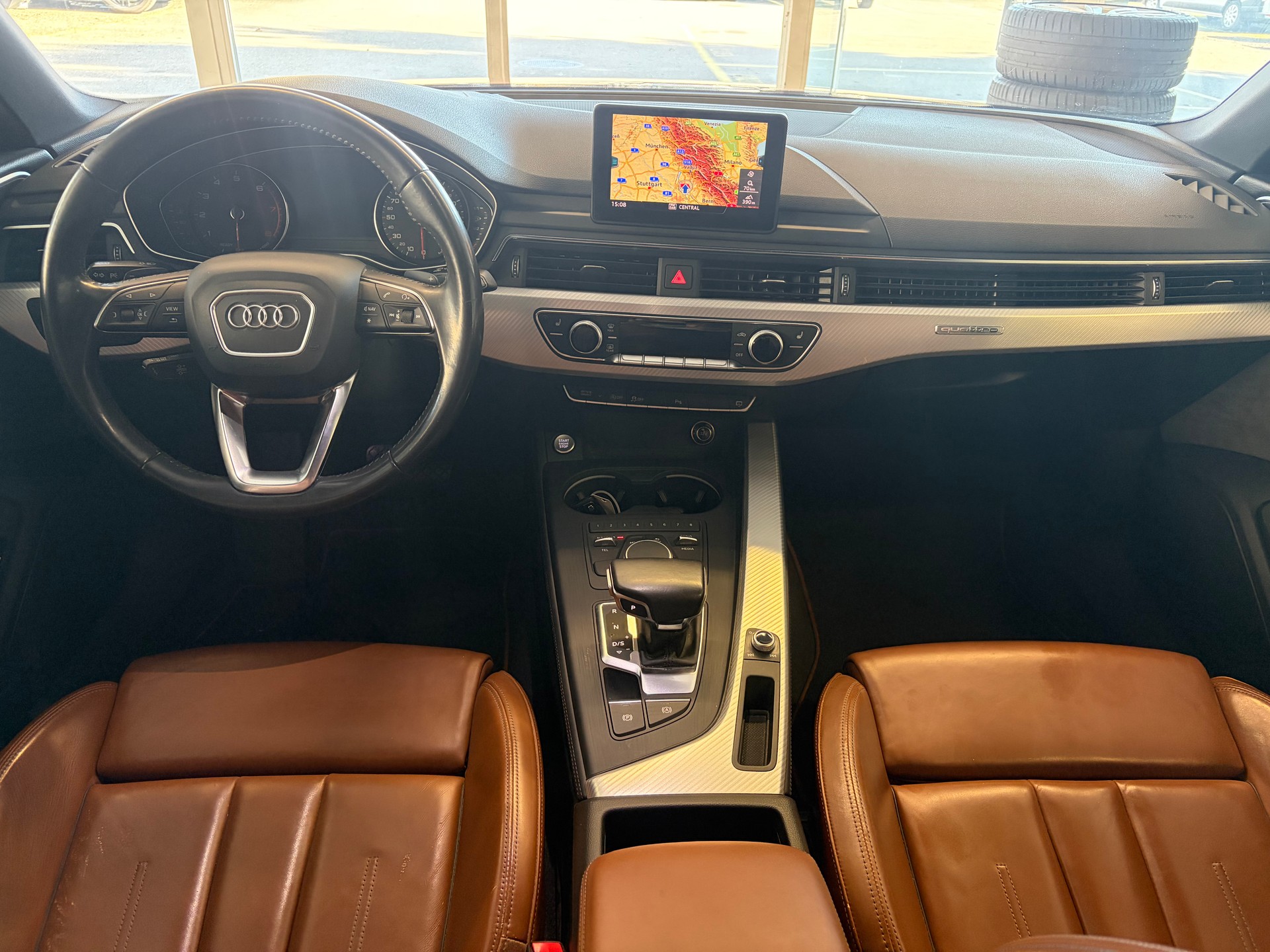 AUDI A4 Limousine 2.0 TFSI Design quattro S-tronic | AHK | Matrix LED | MMI Navigation | 18" & 17 " |-image-13