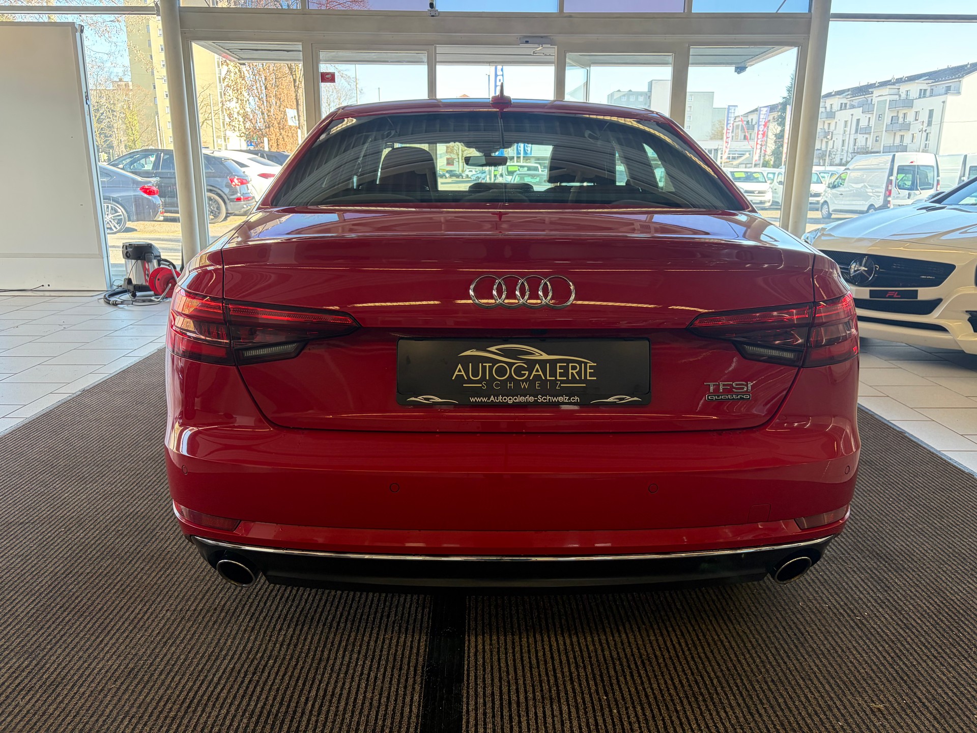 AUDI A4 Limousine 2.0 TFSI Design quattro S-tronic | AHK | Matrix LED | MMI Navigation | 18" & 17 " |-image-21