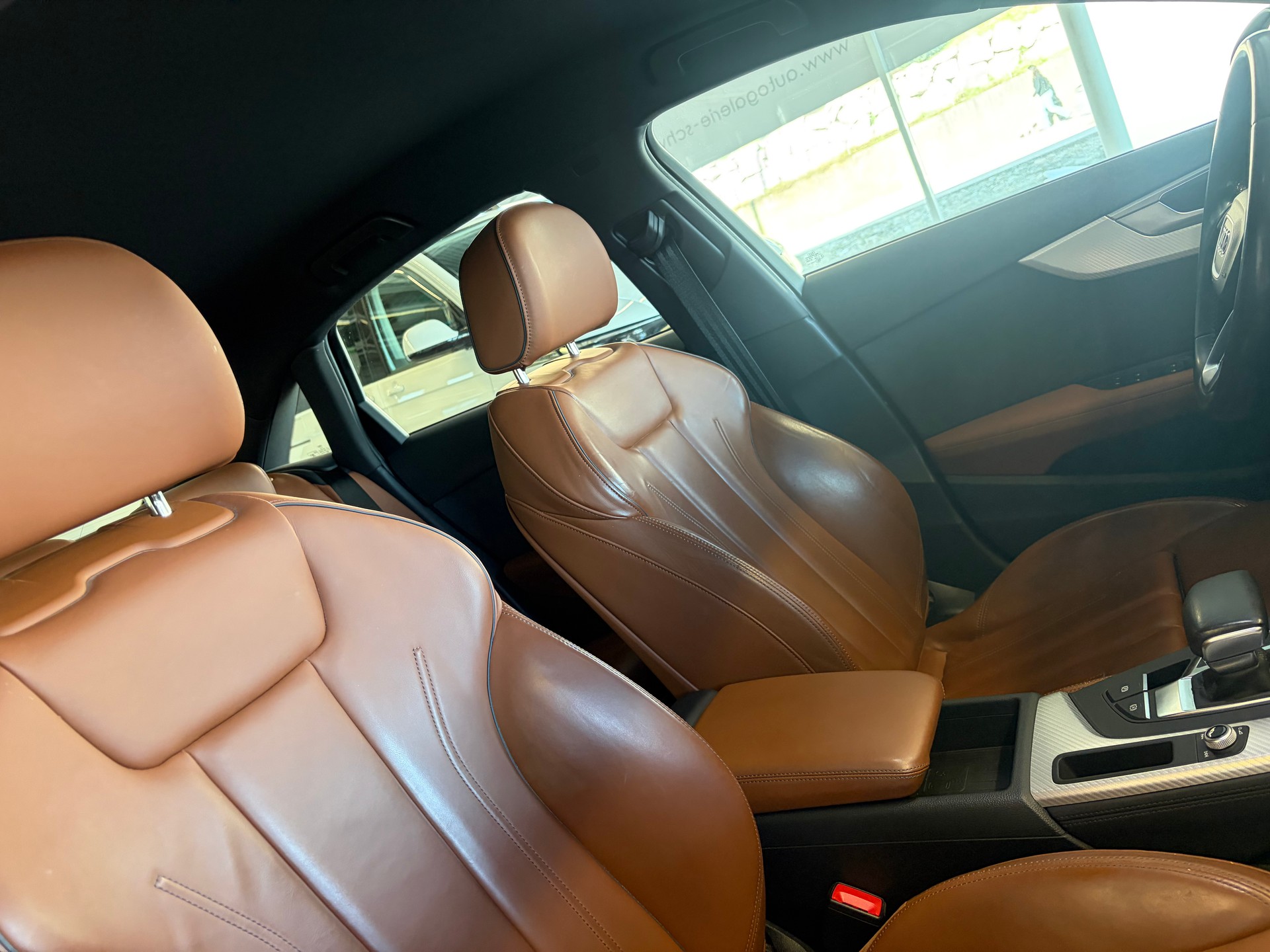 AUDI A4 Limousine 2.0 TFSI Design quattro S-tronic | AHK | Matrix LED | MMI Navigation | 18" & 17 " |-image-26