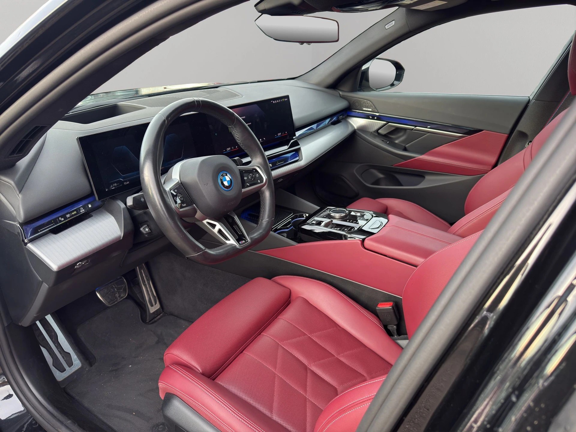 BMW BMW 550e xDrive M Sport Pro | Panorama | B&W | Laser | CH | 1. Hand-image-14