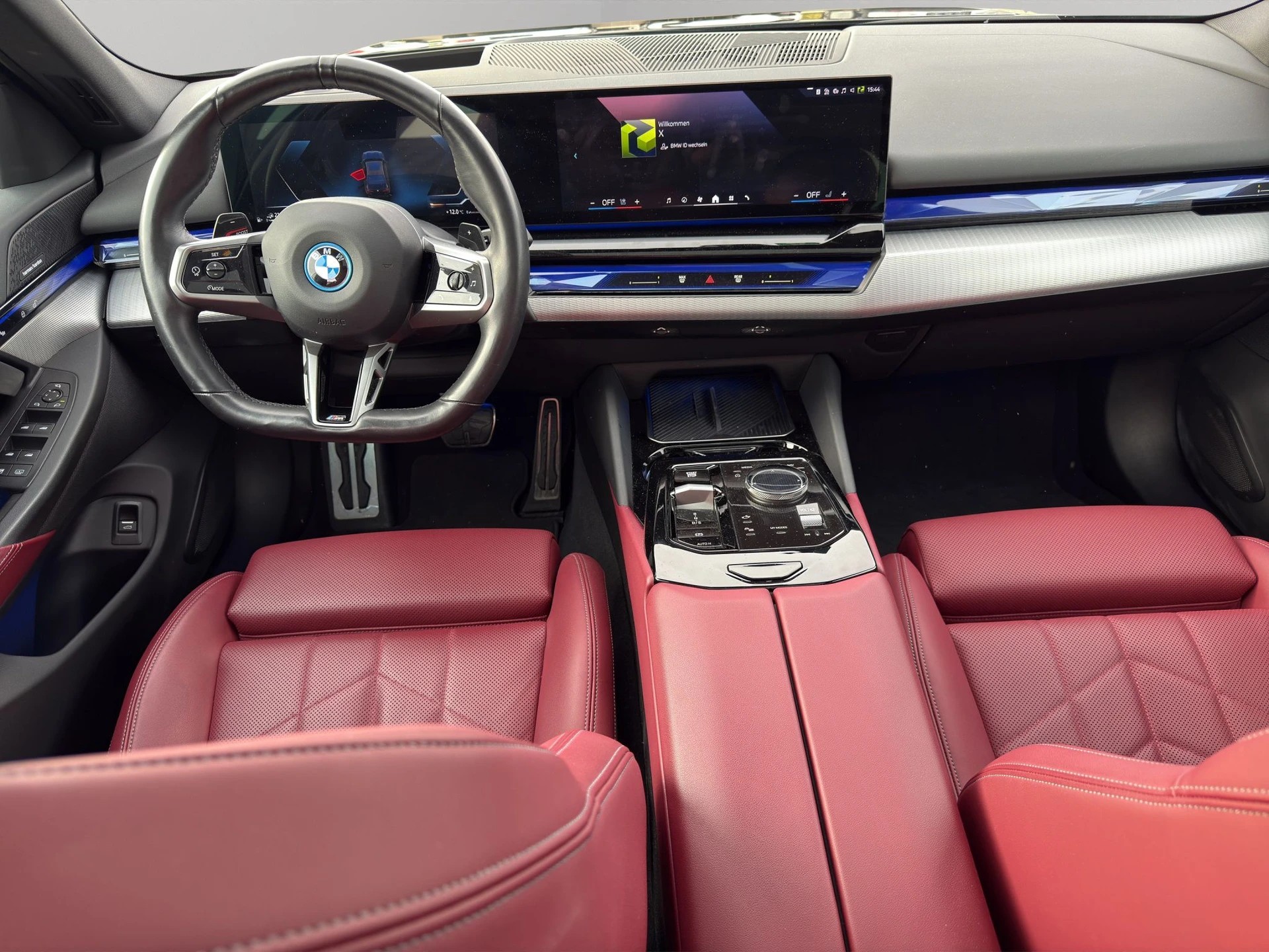 BMW BMW 550e xDrive M Sport Pro | Panorama | B&W | Laser | CH | 1. Hand-image-11