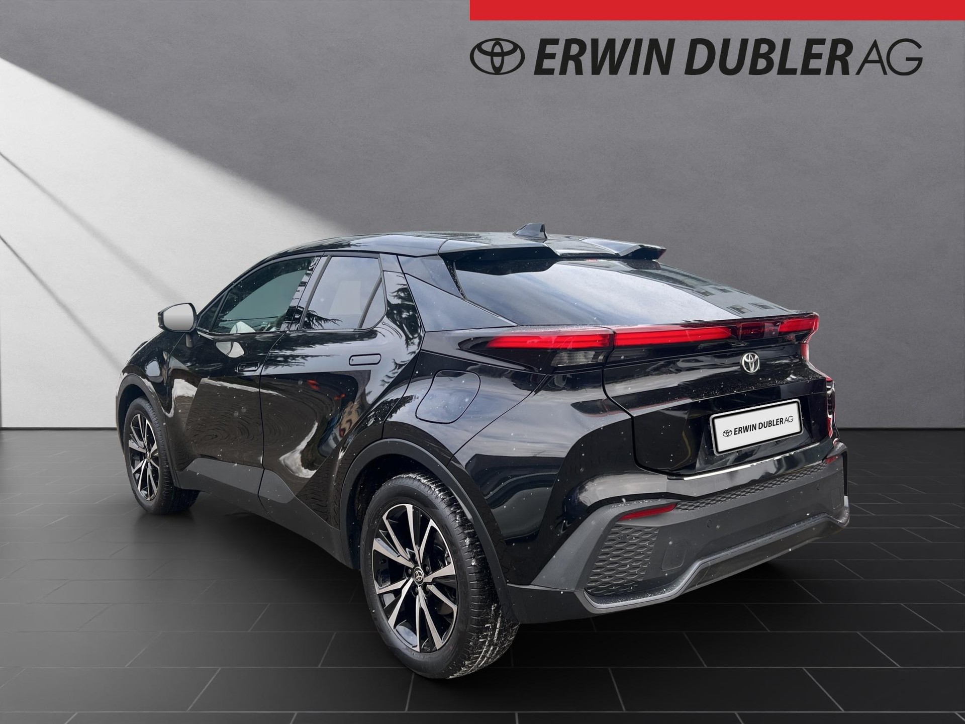 TOYOTA C-HR 2.0 PHEV Swiss Edition-image-2