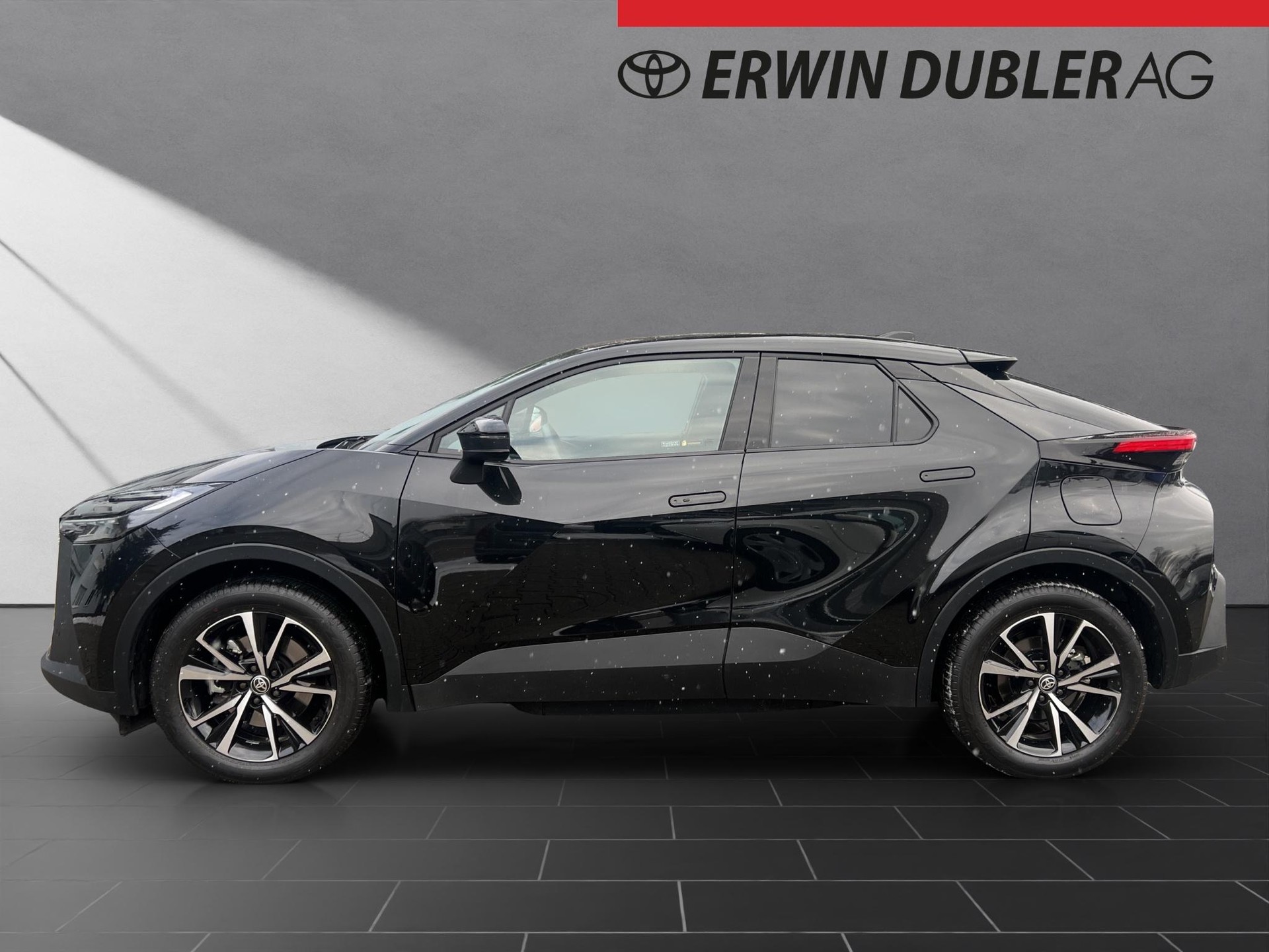 TOYOTA C-HR 2.0 PHEV Swiss Edition-showroom-element-1