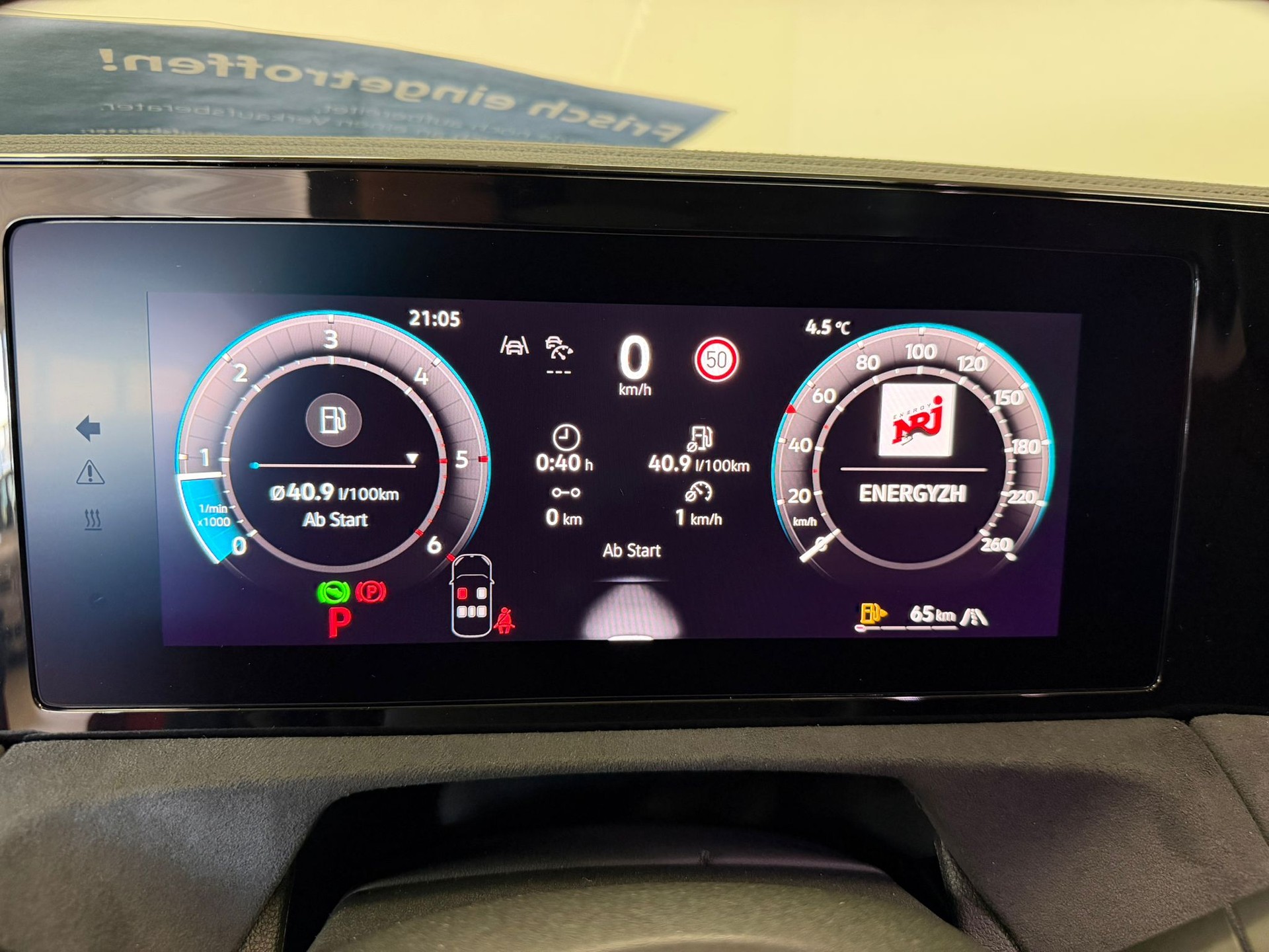 VW Tiguan 2.0 TDI SCR R-Line 4Motion DSG-image-12