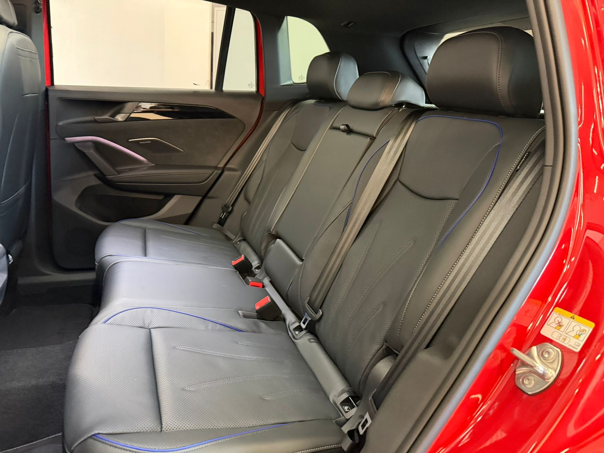 VW Tiguan 2.0 TDI SCR R-Line 4Motion DSG-image-10