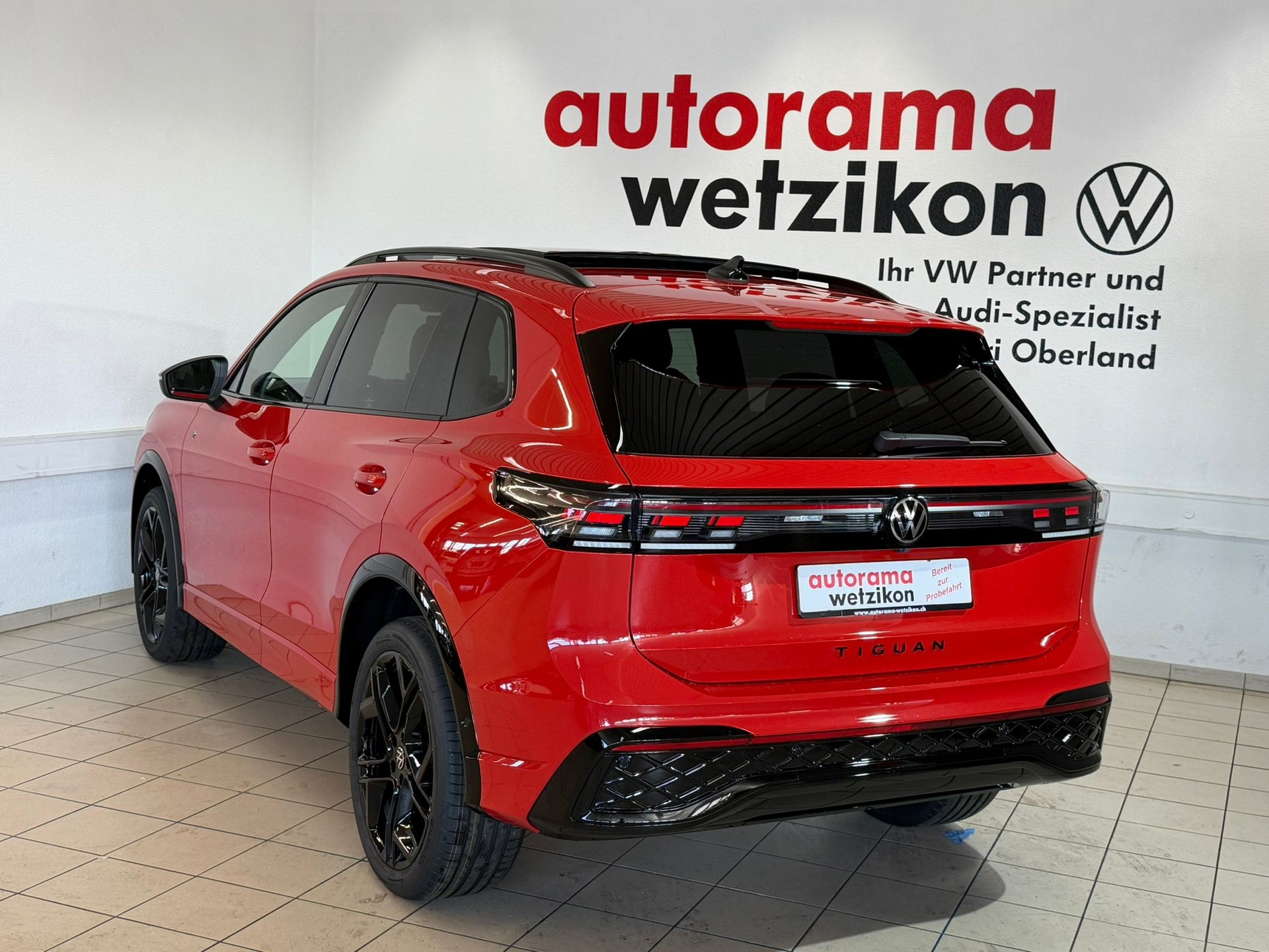 VW Tiguan 2.0 TDI SCR R-Line 4Motion DSG-showroom-element-3