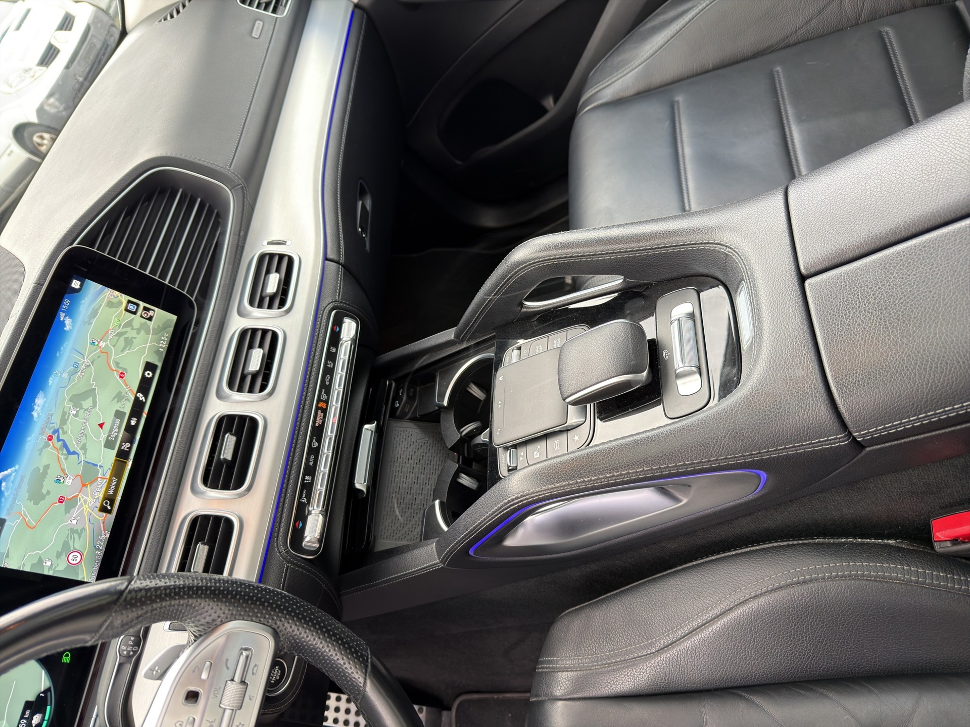 MERCEDES-BENZ GLE 350 e 4Matic AMG Line 9G-Tronic-image-12