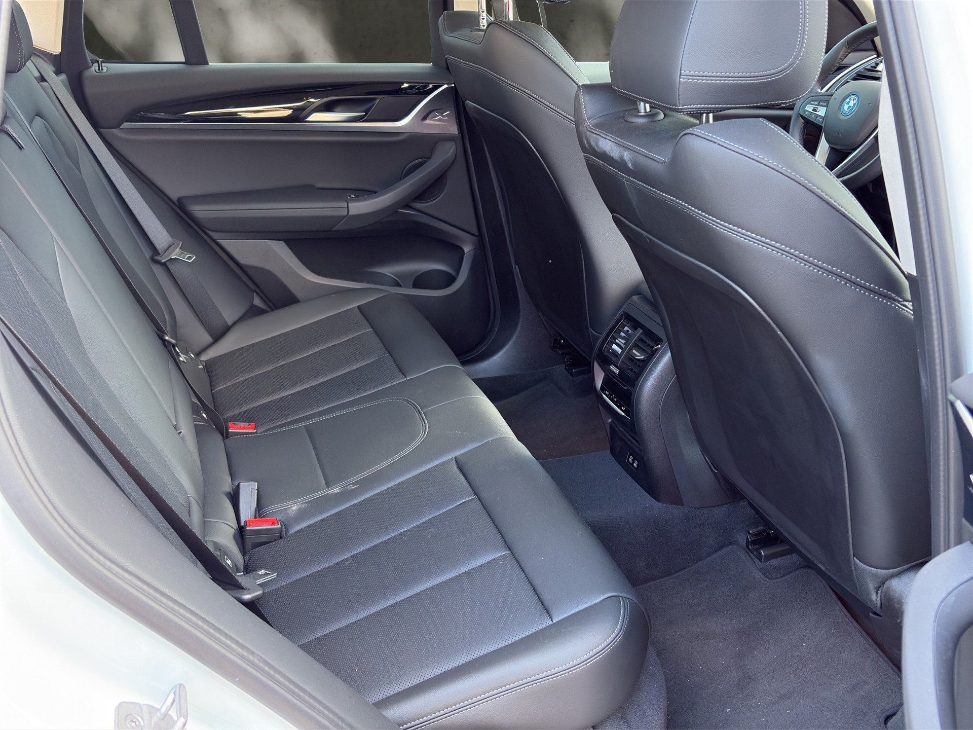 BMW X3 xDrive 30e-image-12