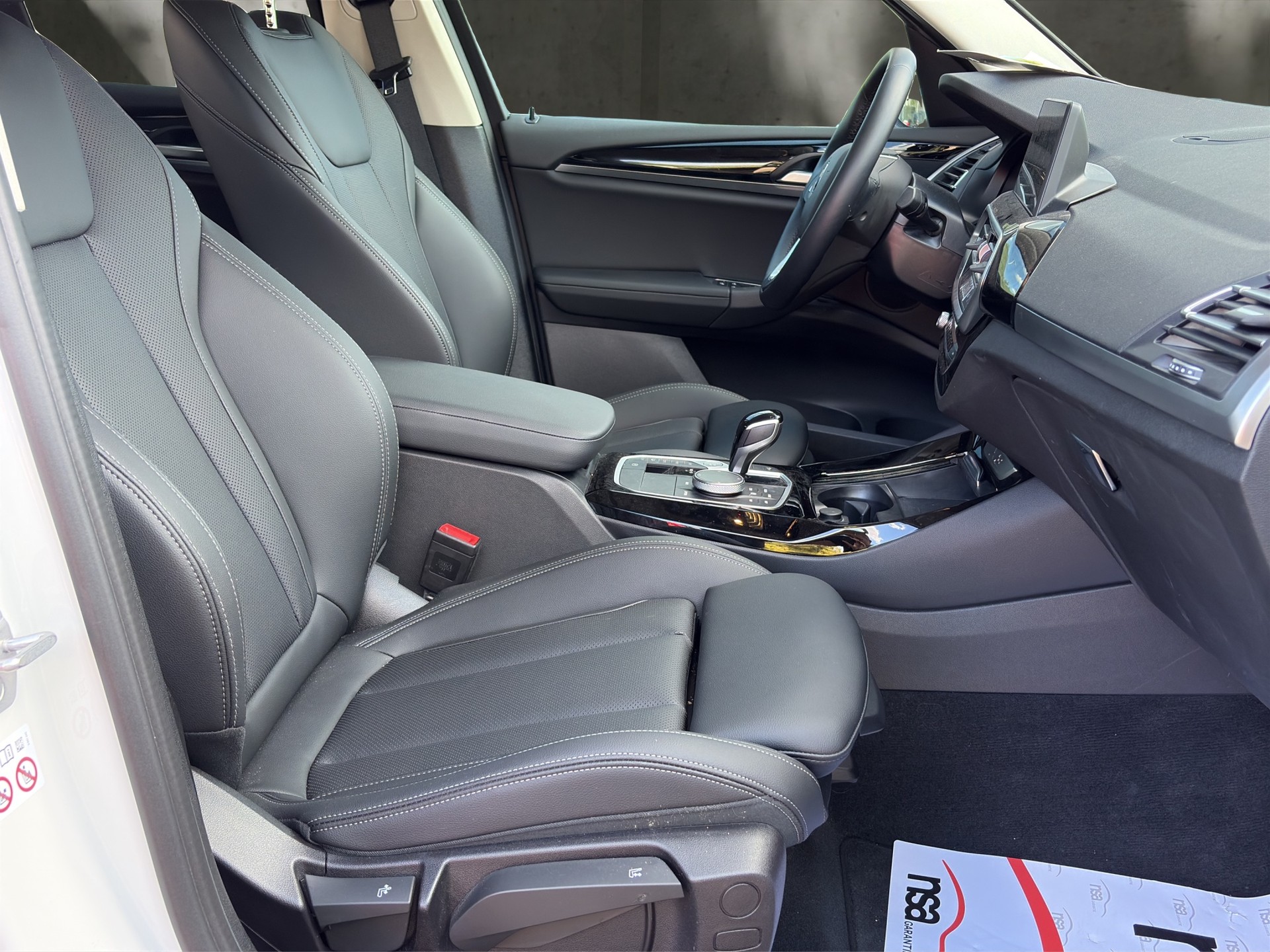 BMW X3 xDrive 30e-image-11