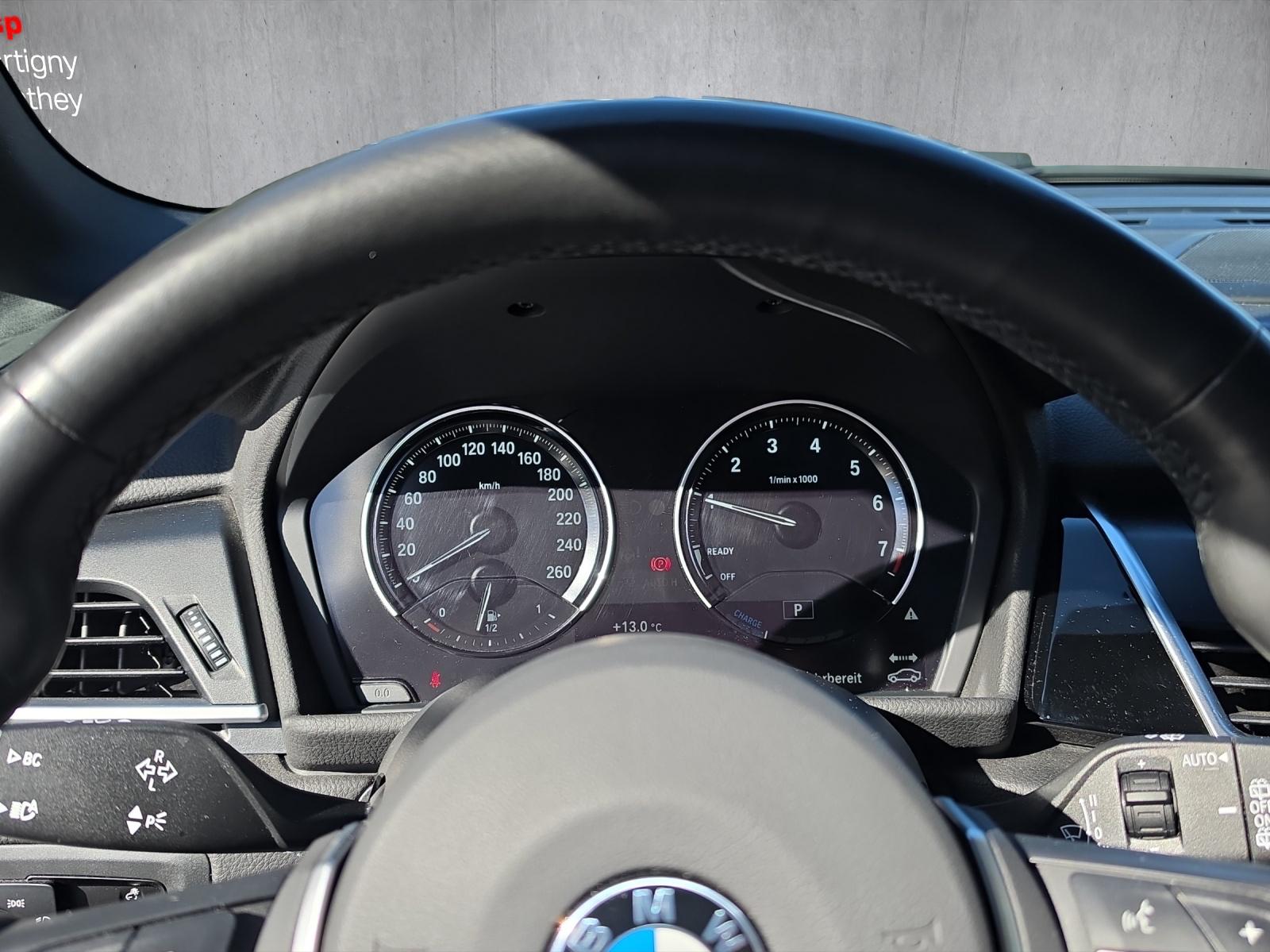 BMW 225xe iPerformance Active Tourer Steptronic M Sport-image-11