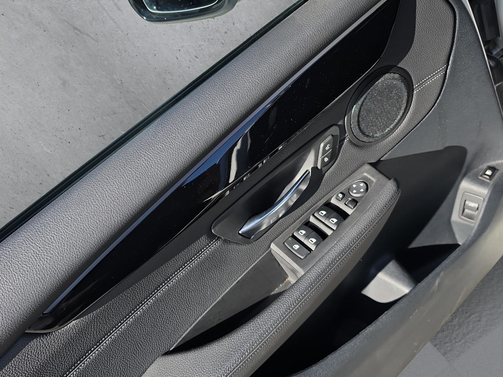 BMW 225xe iPerformance Active Tourer Steptronic M Sport-image-14