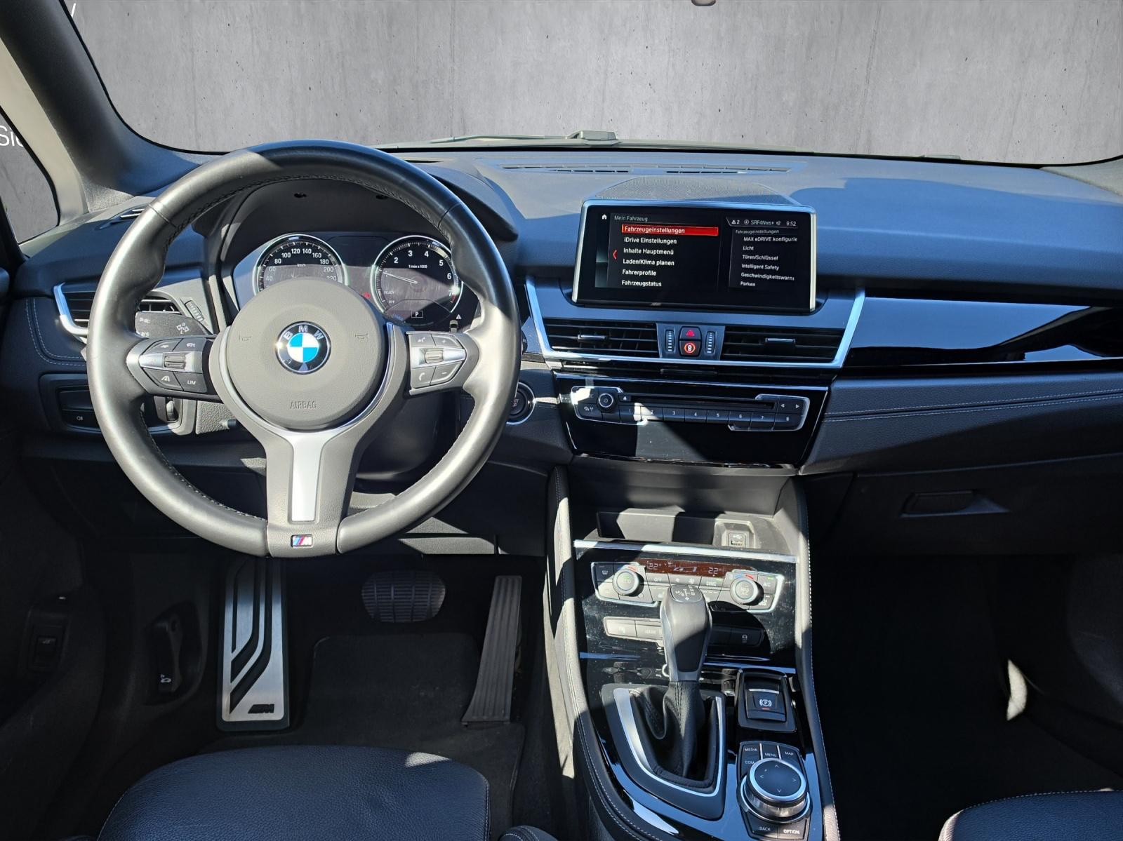 BMW 225xe iPerformance Active Tourer Steptronic M Sport-image-9