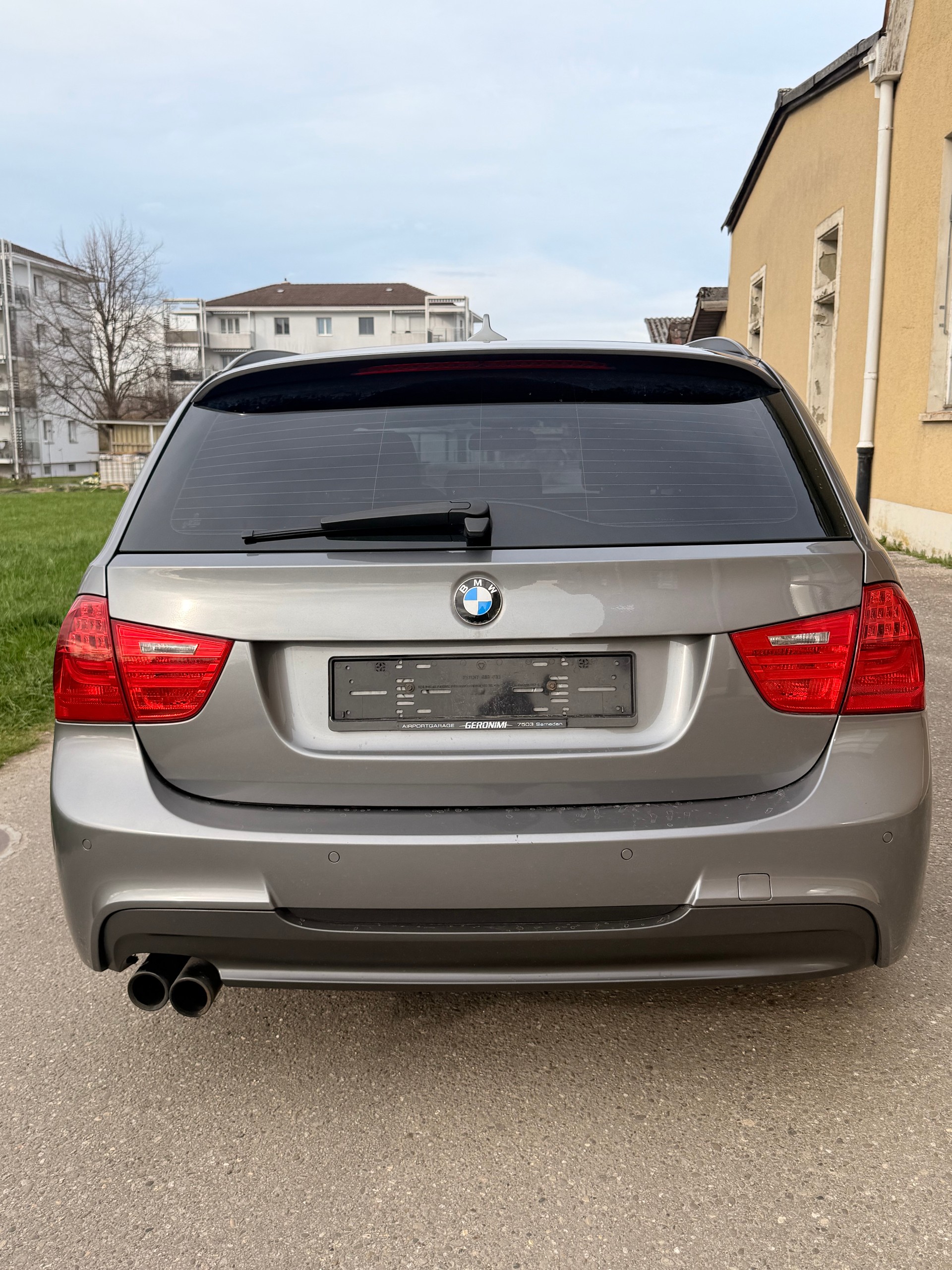 BMW 330d xDrive Touring Steptronic-image-5
