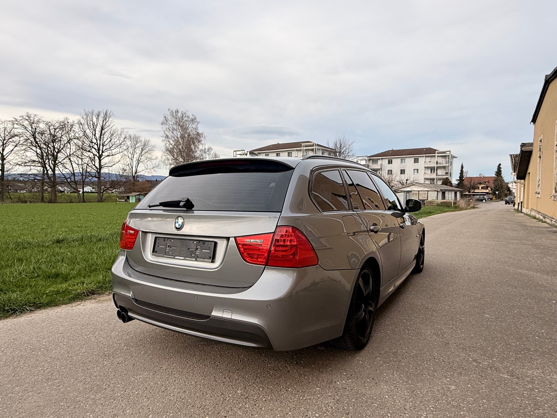 BMW 330d xDrive Touring Steptronic-image-3