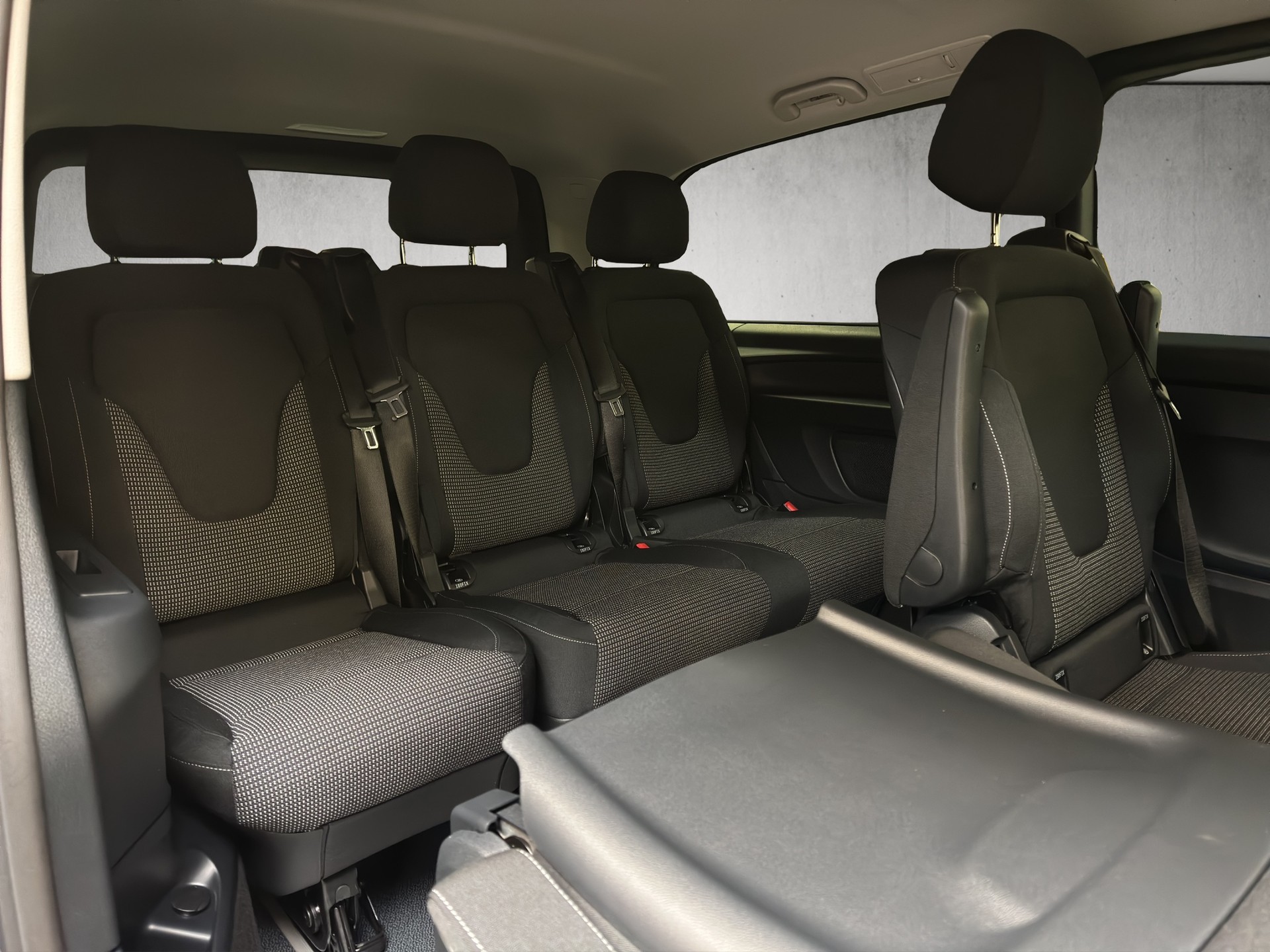 MERCEDES-BENZ Vito 116 CDI Lang Tourer 9G-Tronic 4M Select-image-9