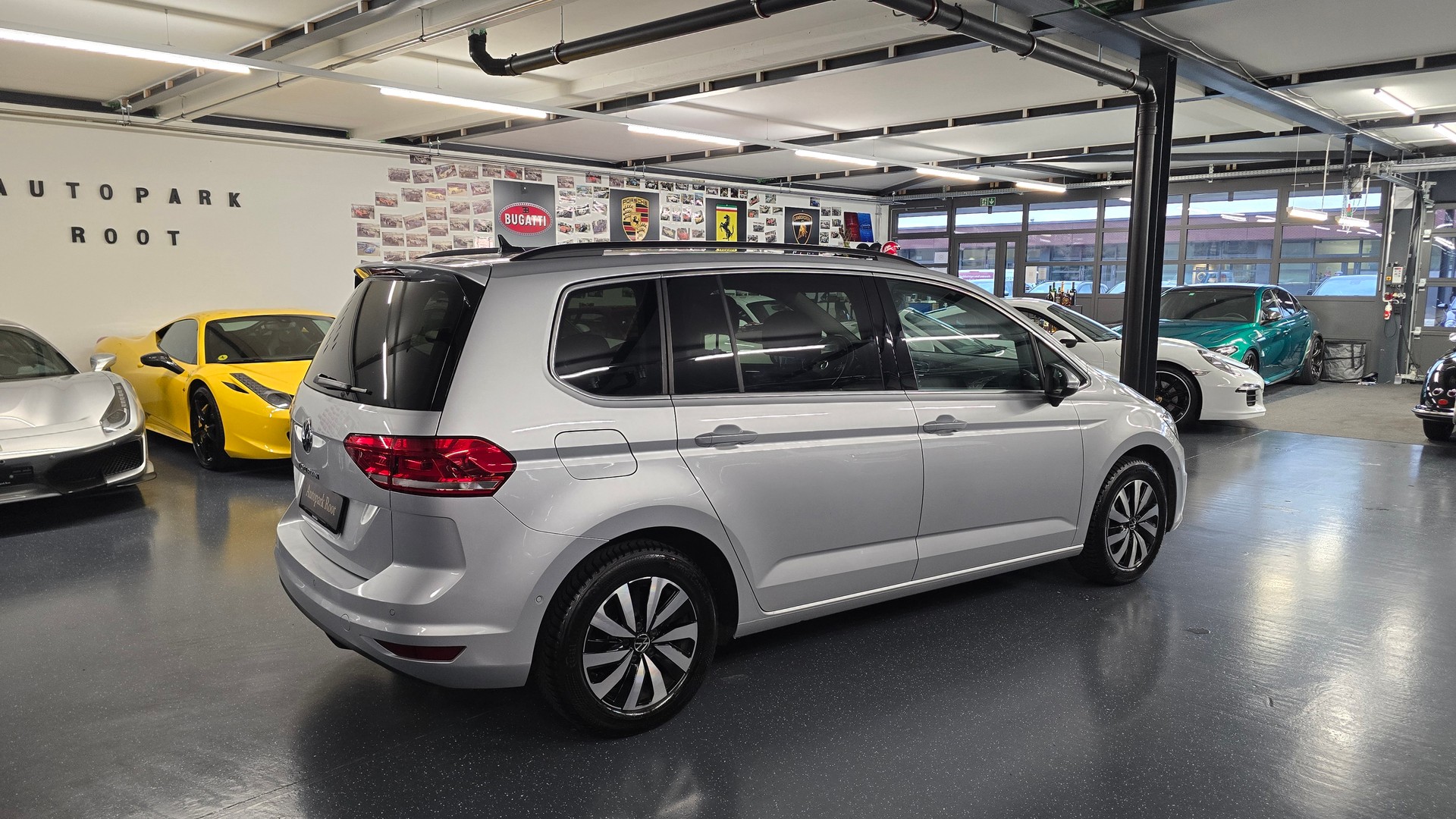 VW Touran 2.0 TDI BlueMotion Technology Comfortline DSG-image-5