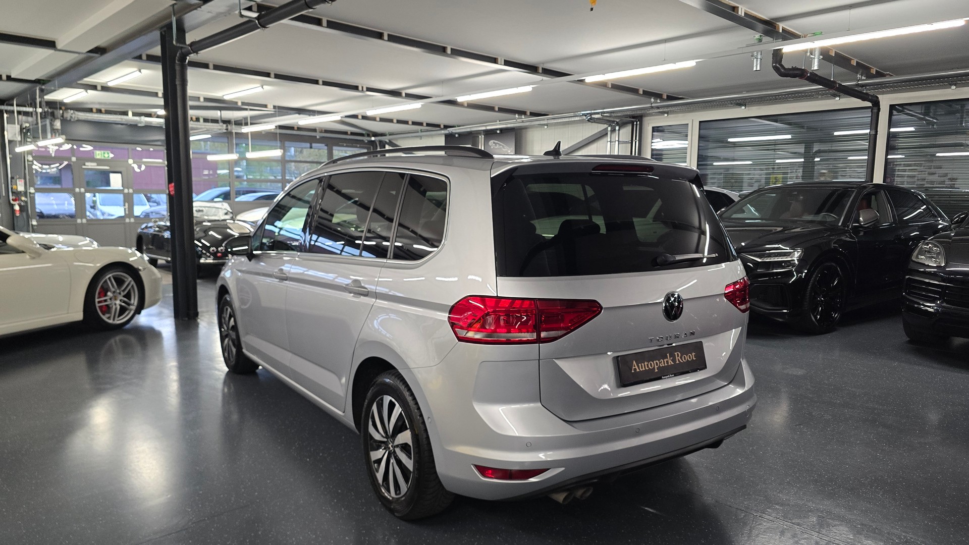 VW Touran 2.0 TDI BlueMotion Technology Comfortline DSG-image-7