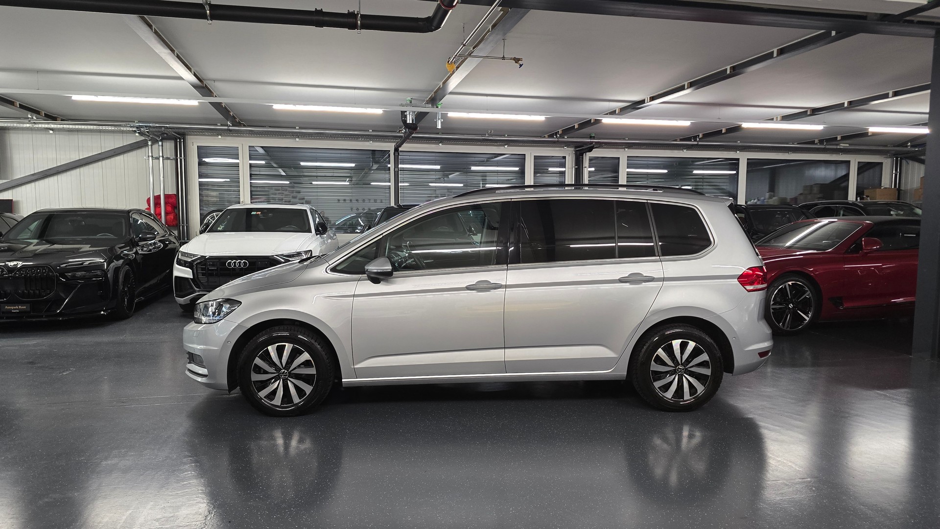 VW Touran 2.0 TDI BlueMotion Technology Comfortline DSG-image-10