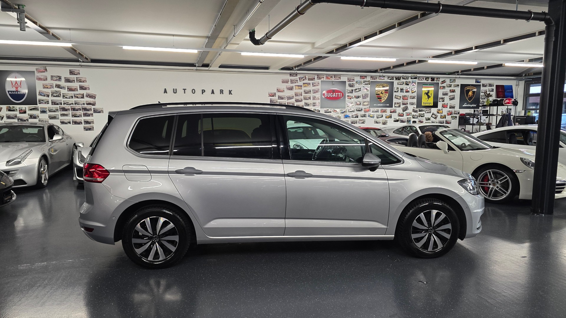 VW Touran 2.0 TDI BlueMotion Technology Comfortline DSG-showroom-element-3
