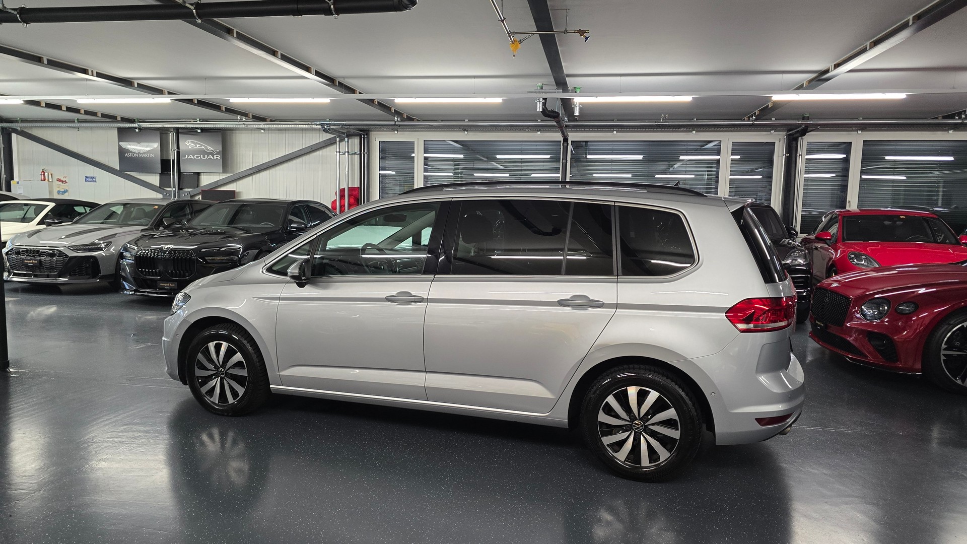 VW Touran 2.0 TDI BlueMotion Technology Comfortline DSG-image-9
