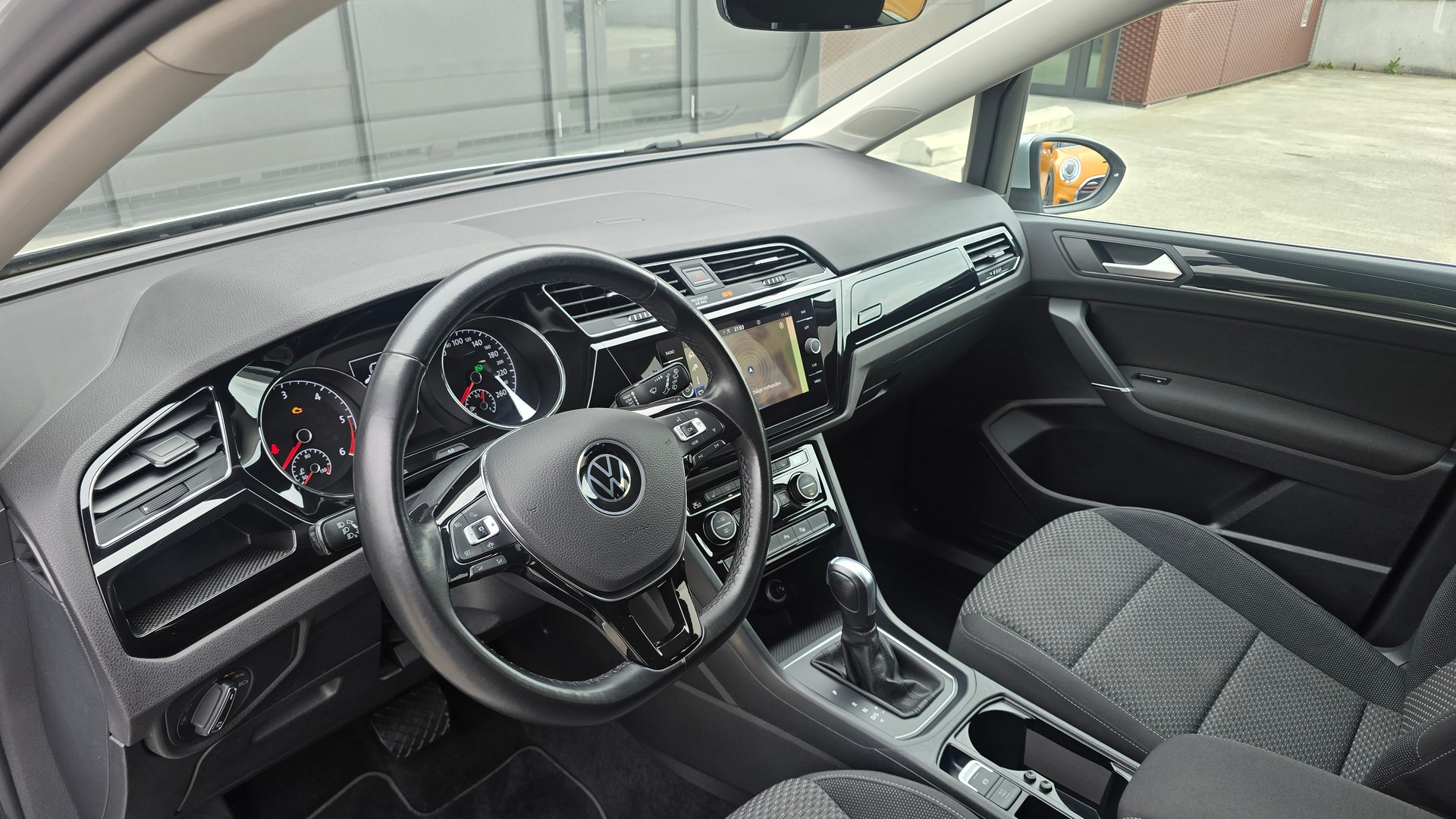 VW Touran 2.0 TDI BlueMotion Technology Comfortline DSG-image-13