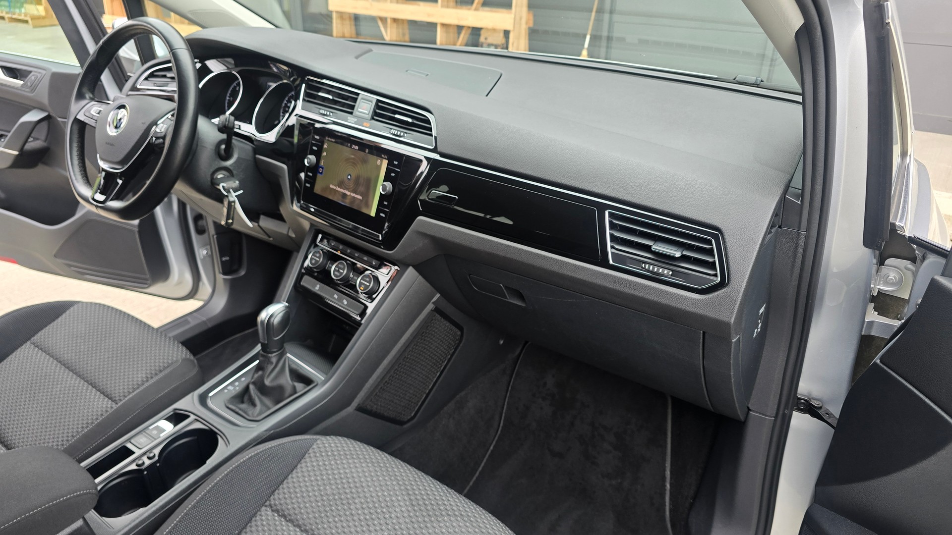 VW Touran 2.0 TDI BlueMotion Technology Comfortline DSG-image-17