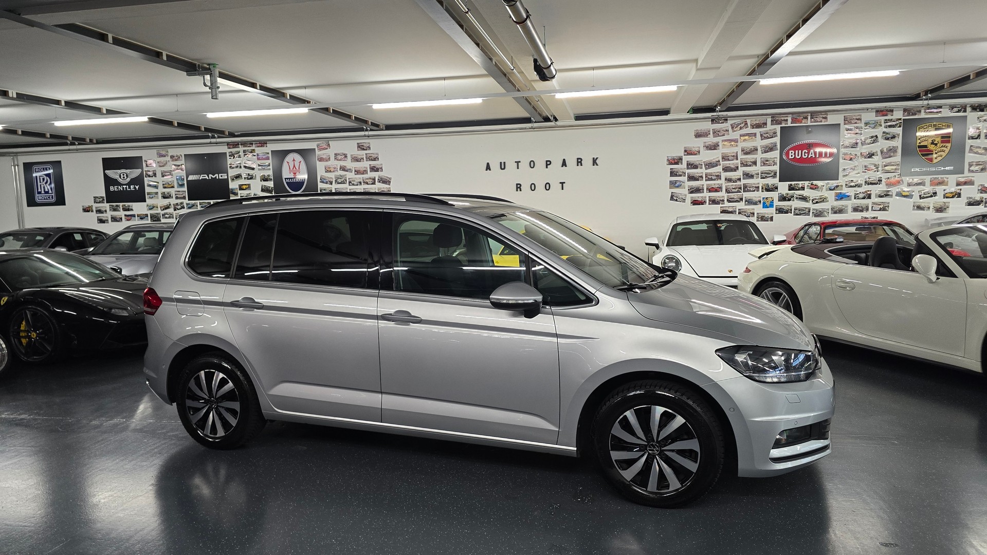 VW Touran 2.0 TDI BlueMotion Technology Comfortline DSG-showroom-element-2