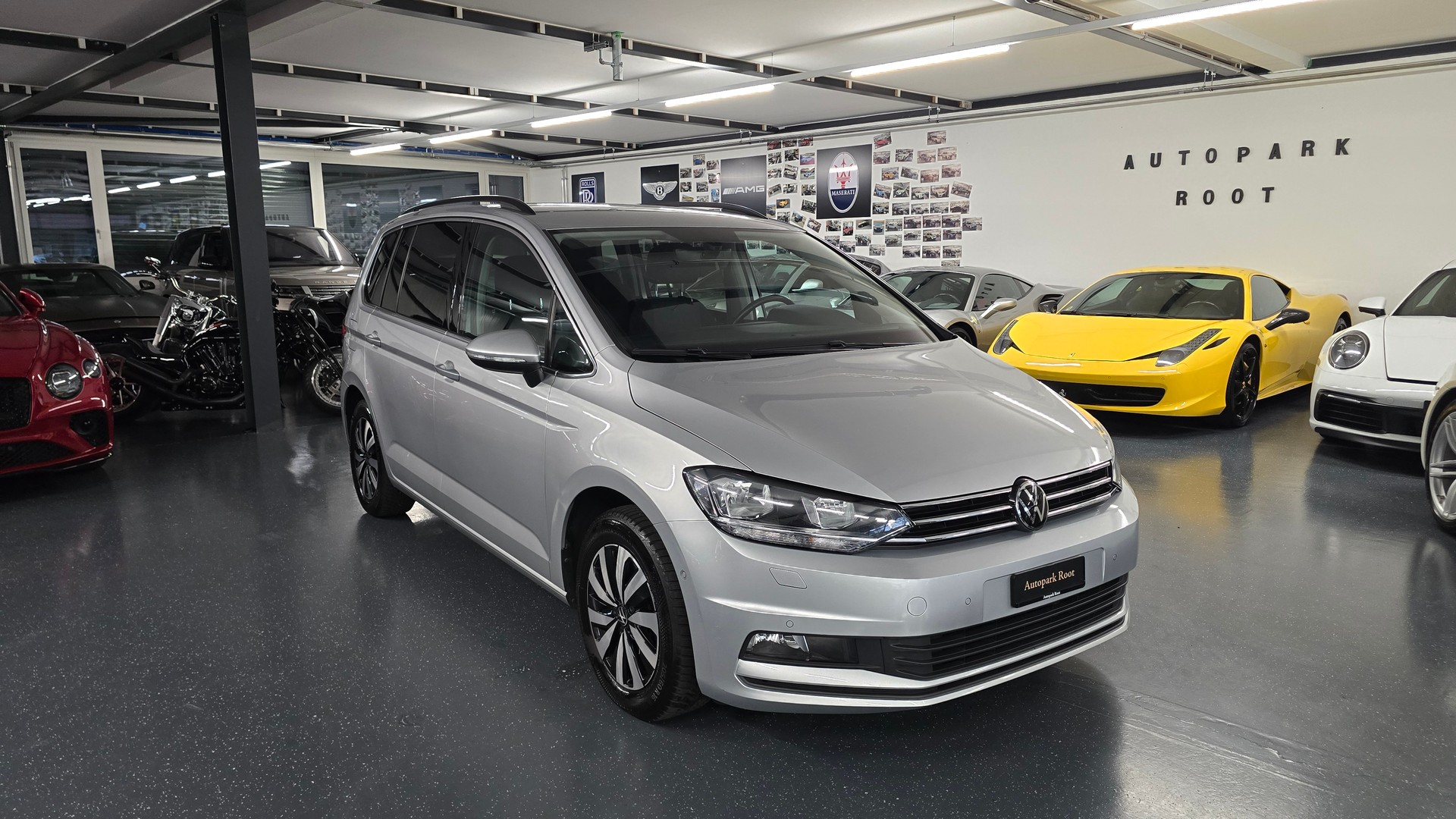 VW Touran 2.0 TDI BlueMotion Technology Comfortline DSG-showroom-element-1