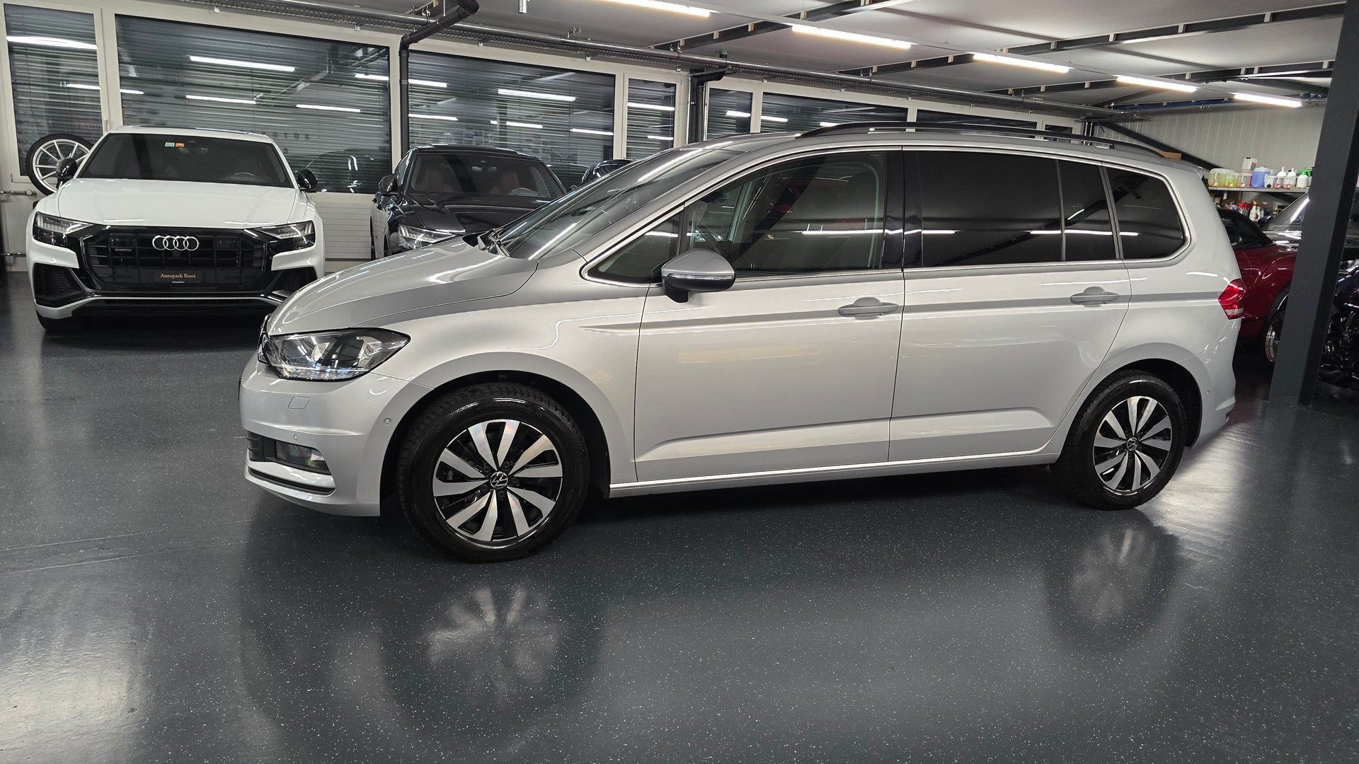VW Touran 2.0 TDI BlueMotion Technology Comfortline DSG-image-11